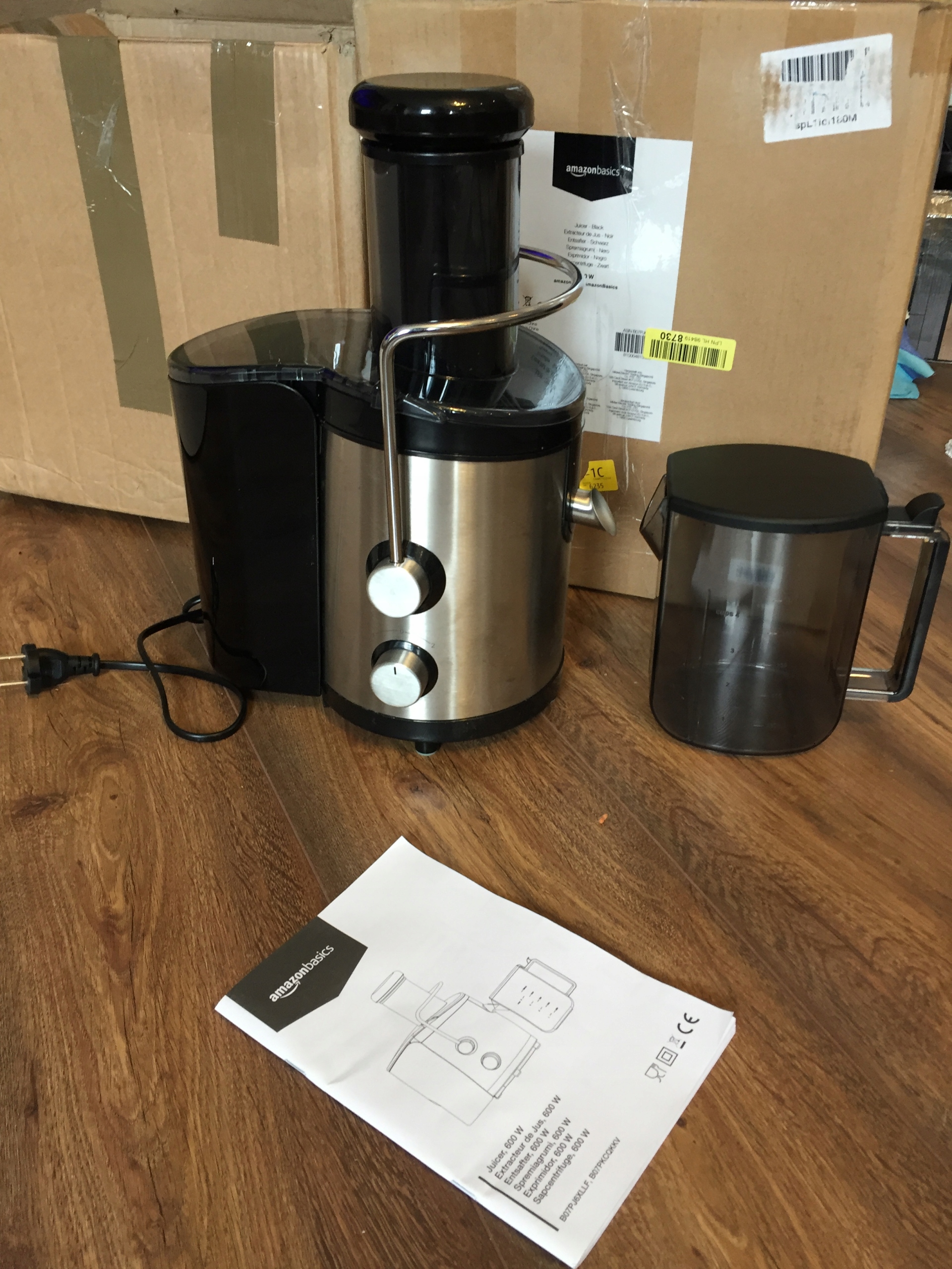 Sokowirówka AmazonBasics 600 W Marka Amazon