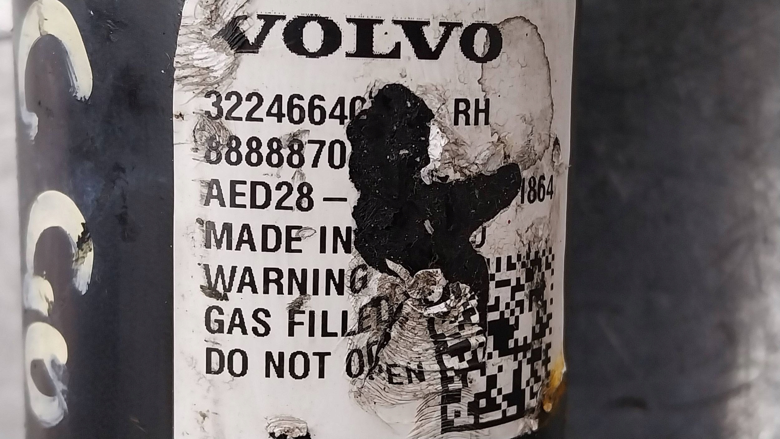 shock absorber right front 32246640 VOLVO XC40