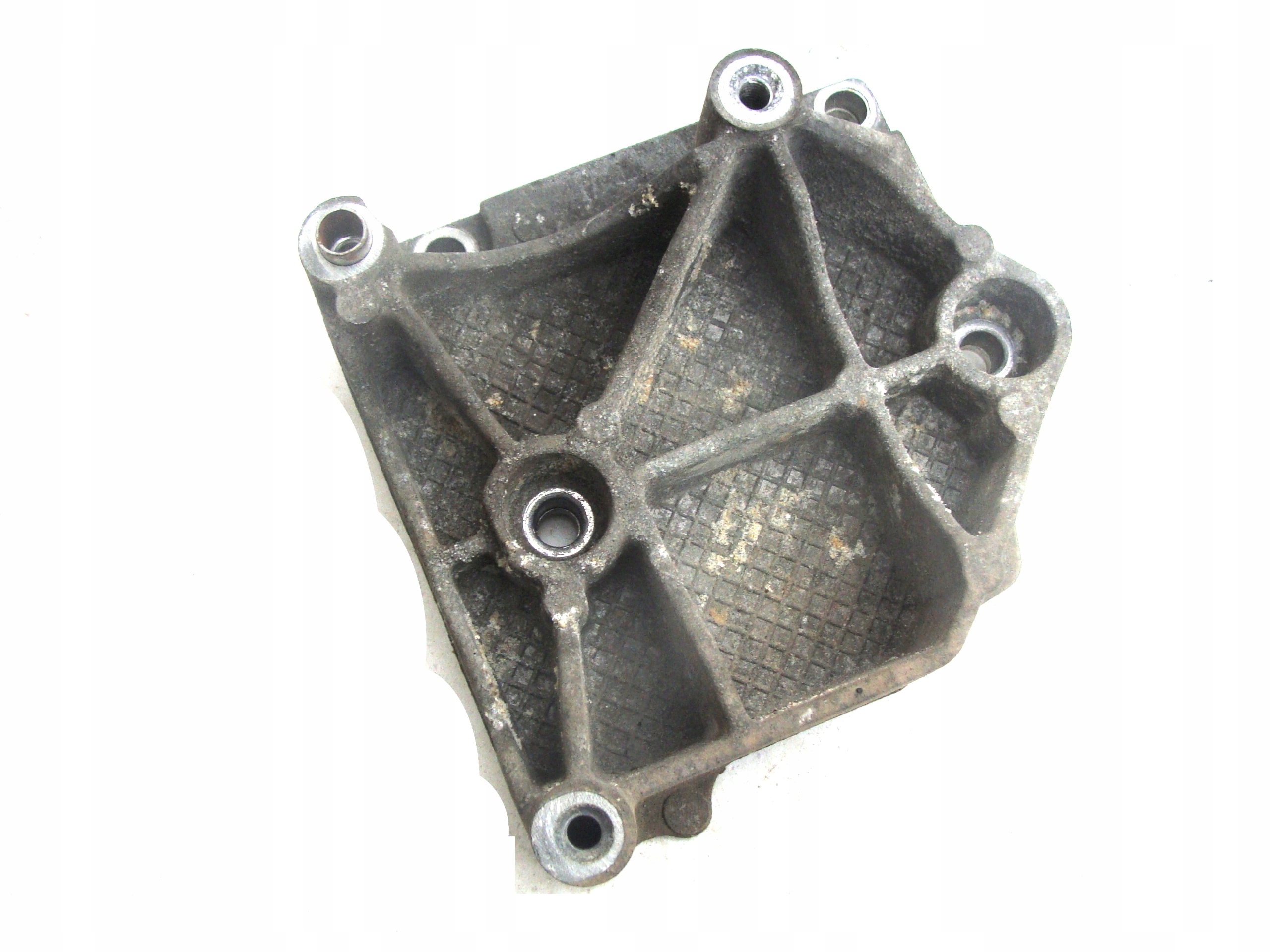 ŁAPA WSPORNIK SPRĘŻARKI KLIMATYZACJI PEUGEOT 1007 206 307 PARTNER I 1.6 16V