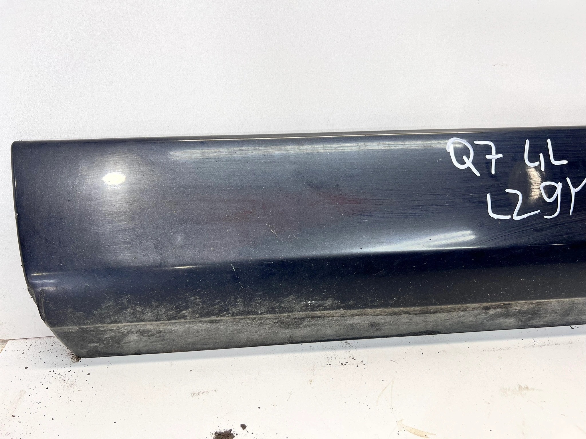 moulding lower door left front AUDI Q7 4L 4L0853959E/F LZ9Y