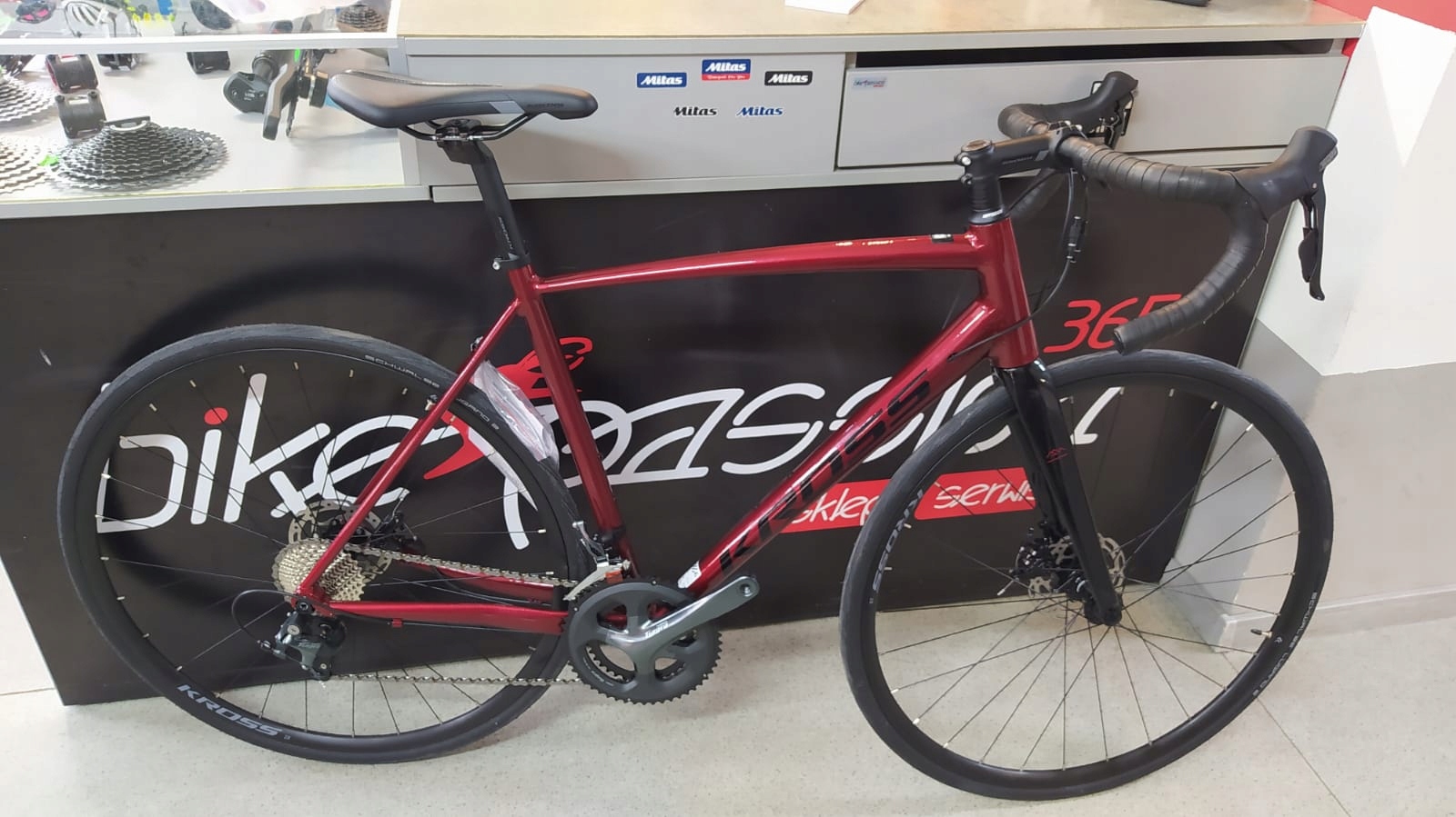KROSS Vento 4.0 DISC RAMA 21" M Koła 28" Pedały brak