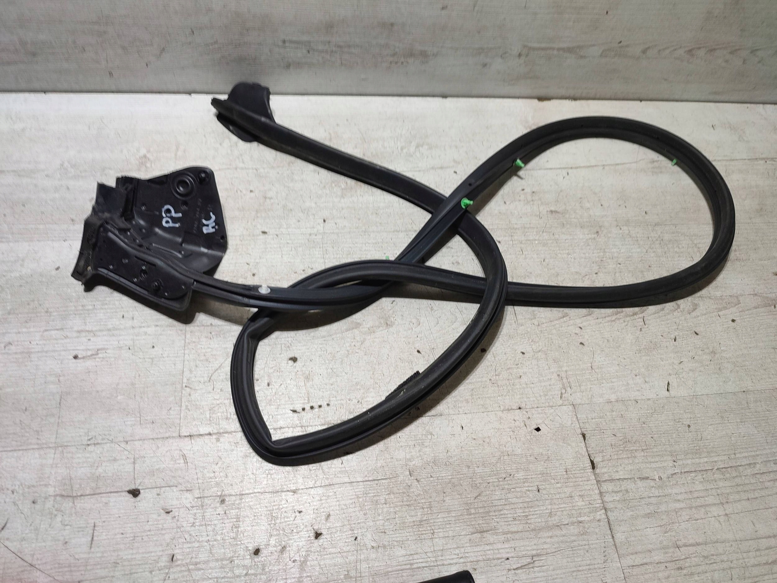 Lexus RC 2019 front side right rubber gasket door