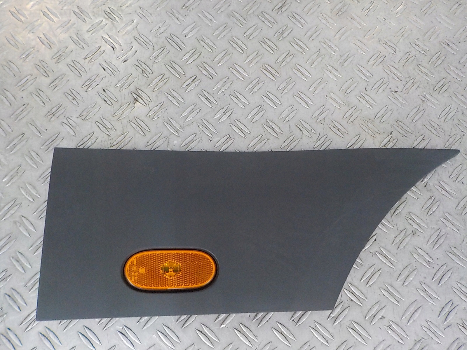 A9106906200 - SPRINTER 907 18-ПЛАНКА ЗАДНЯ ЛІВА