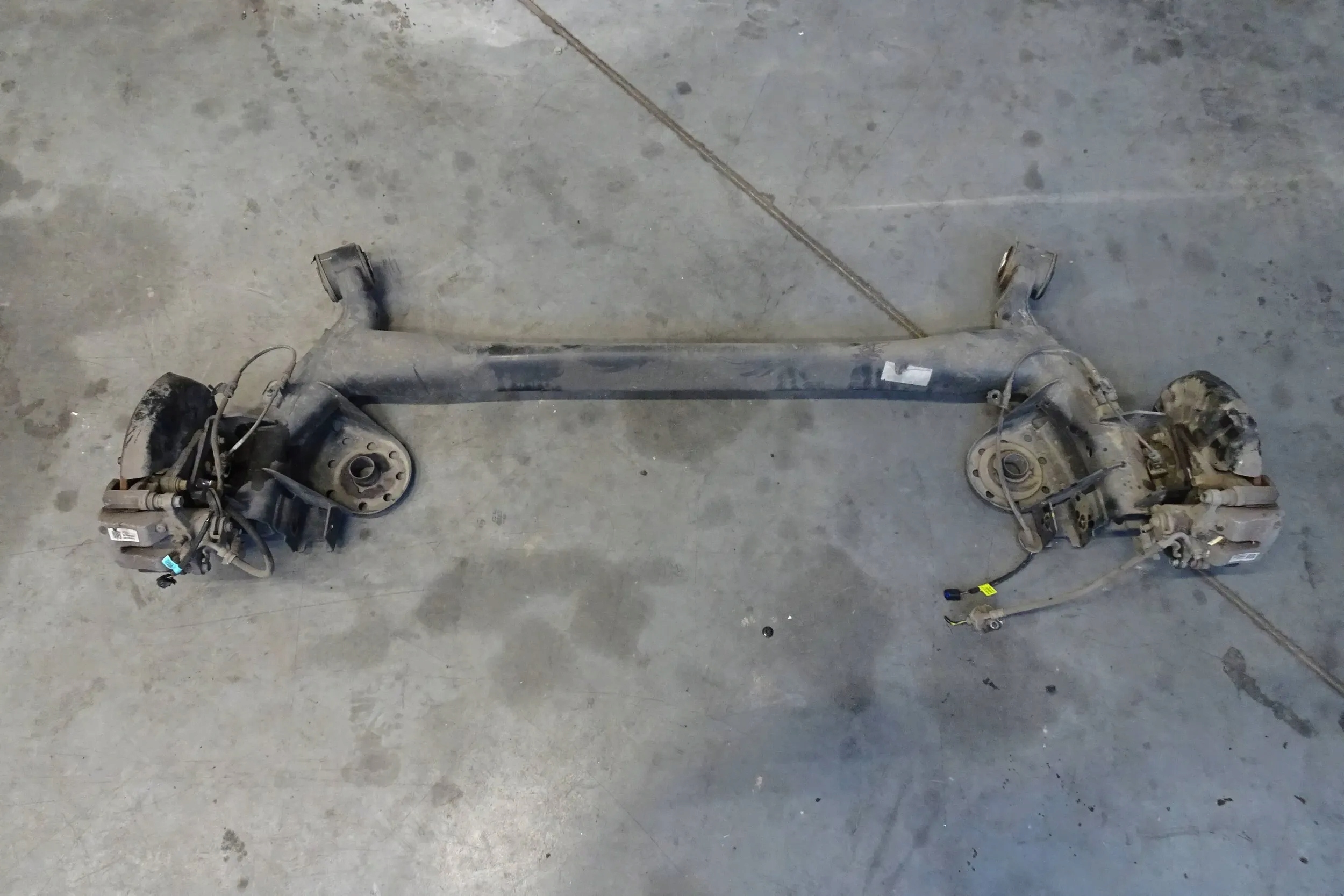 HYUNDAI I30 III BELKA ZAWIESZENIA OŚ TYŁ TYLNA 1.5 DPI 20-