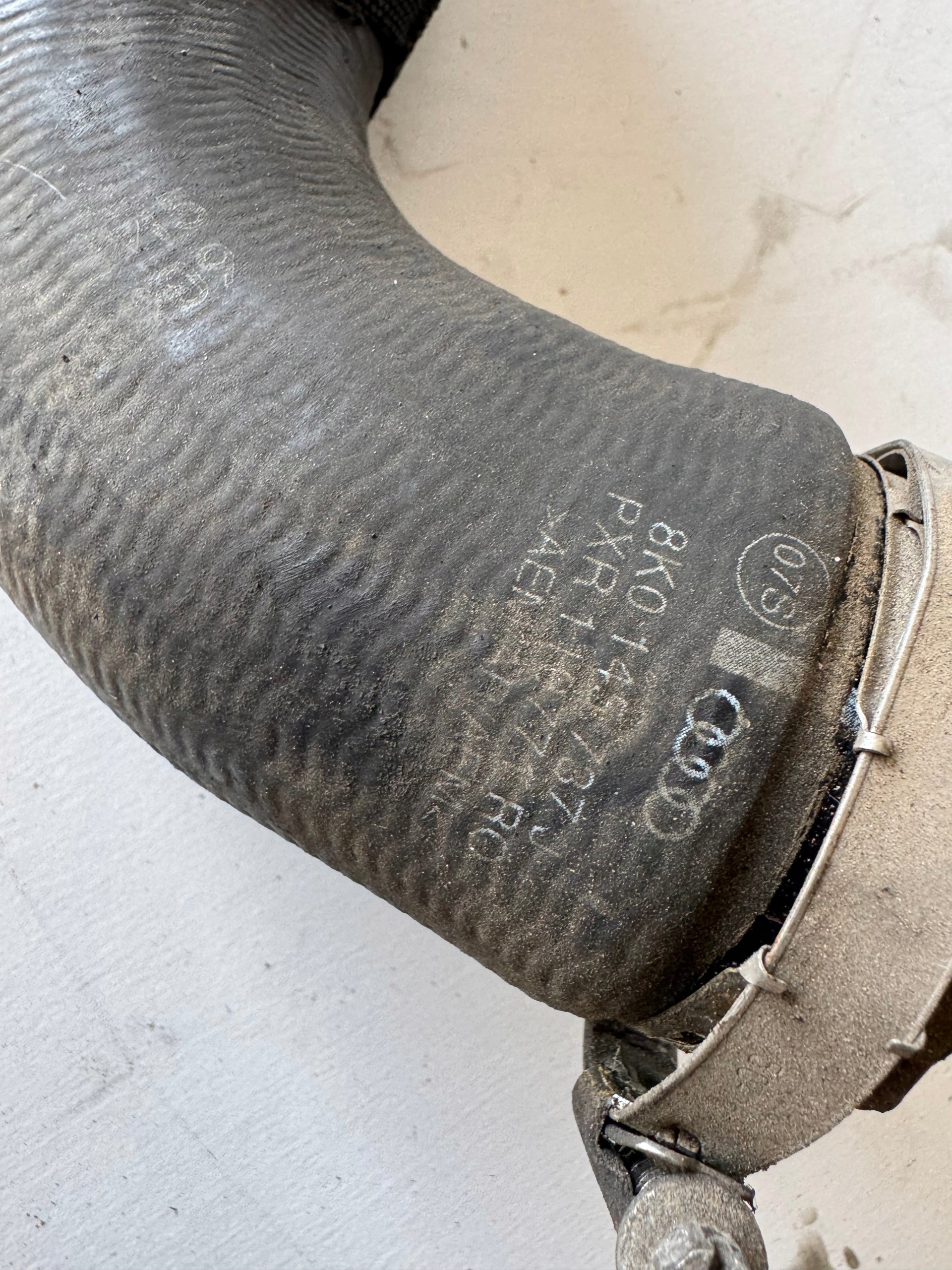 rohr intercooler AUDI A4 B8 8K0145737J
