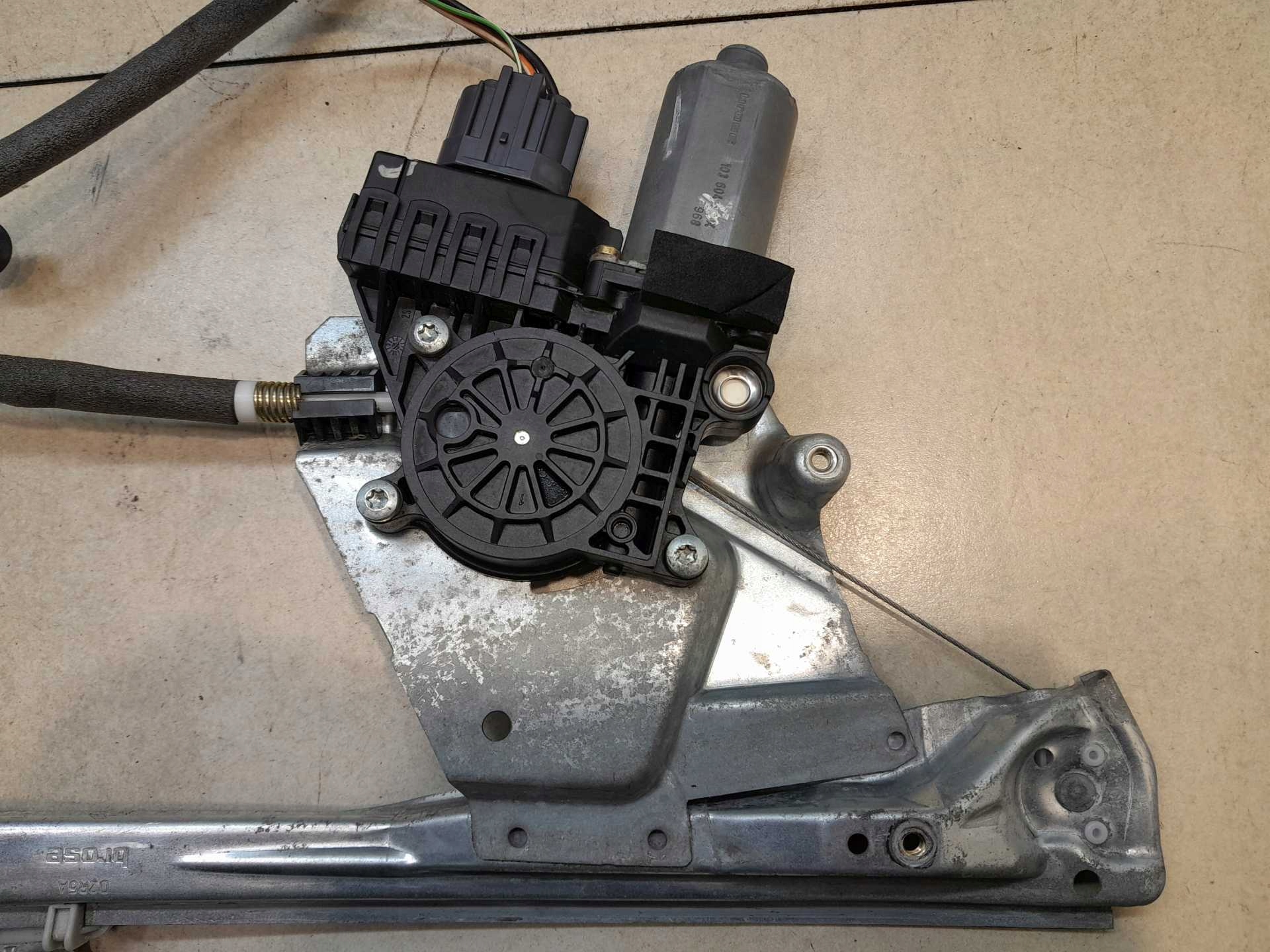 window regulator right front FORD FOCUS MK1 1.6 16V