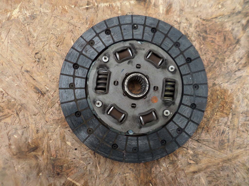 Tarcza sprzęgła Toyota Yaris I II 1 2 1ND 1.4 D4D