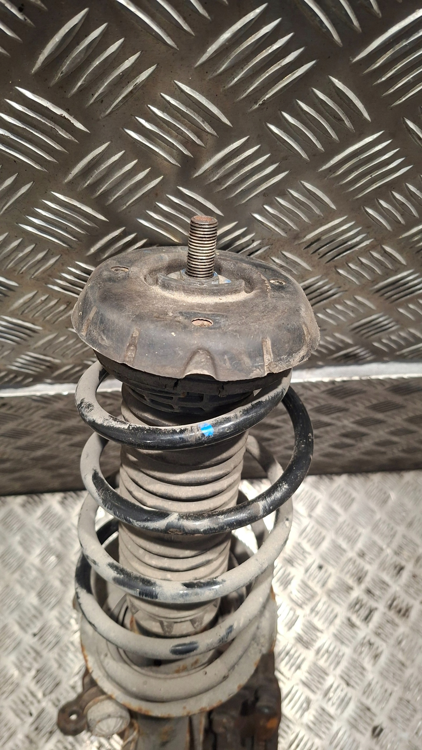 shock absorber swing left front PEUGEOT 301 1.6HDI