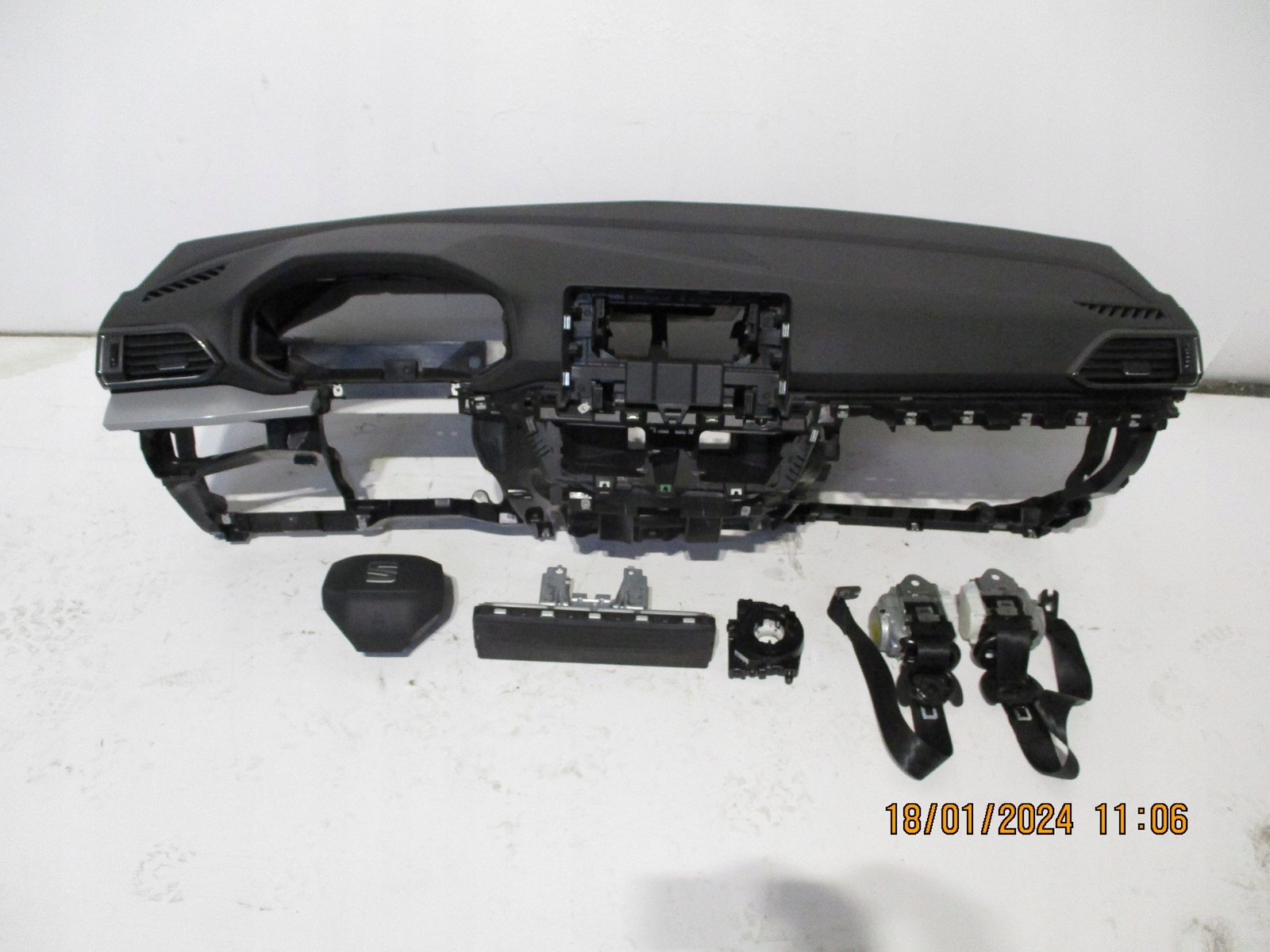 dashboard SEAT TARRACO 5FJ
