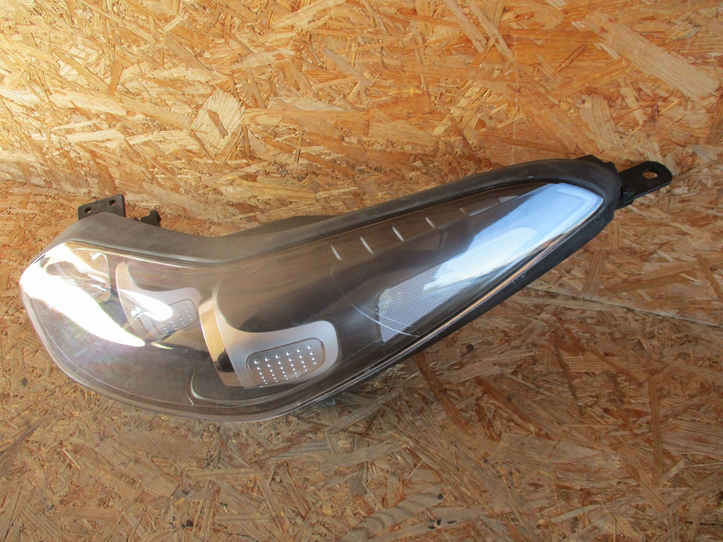 light front front left KIA SPORTAGE IV LIFT