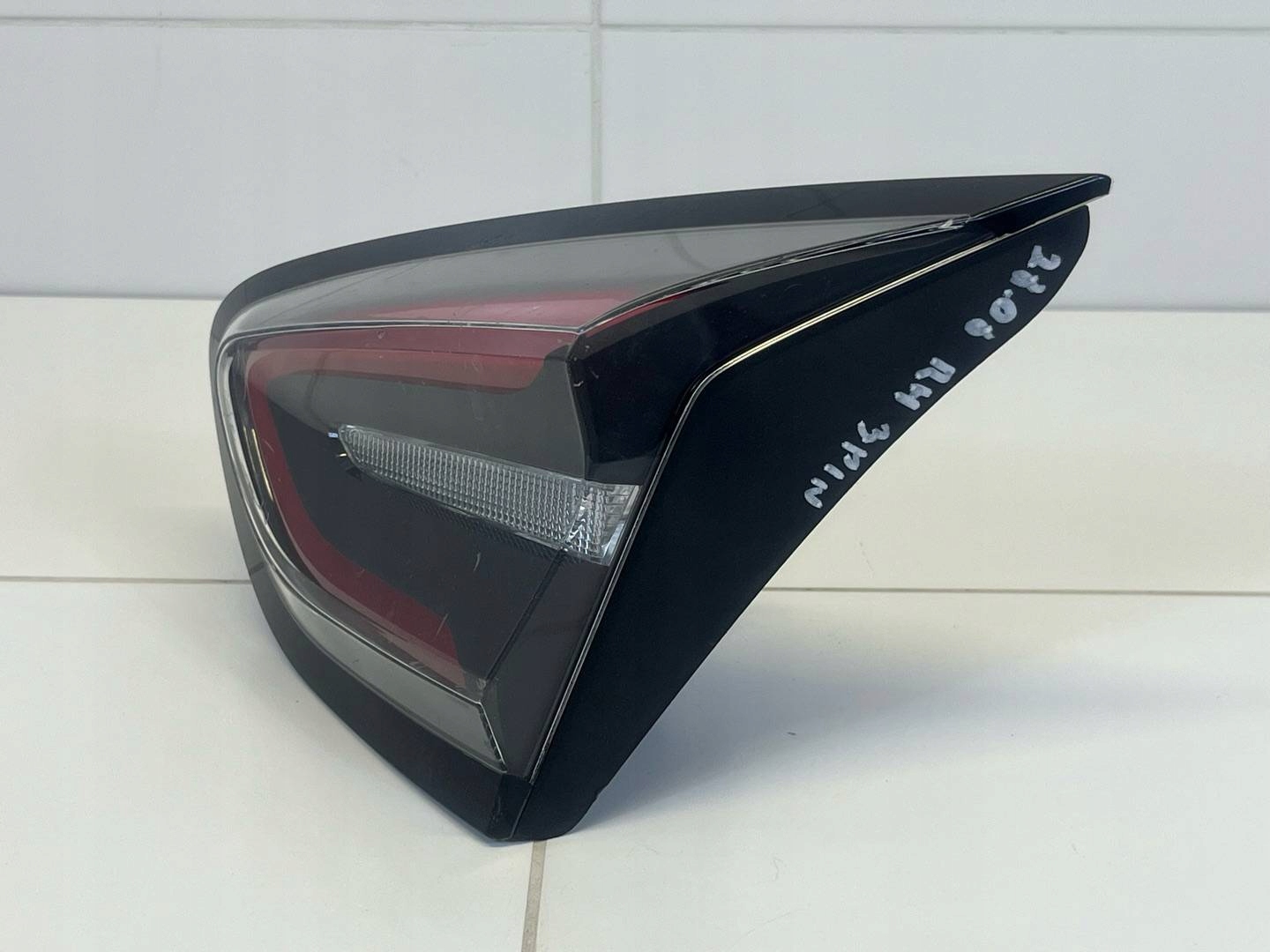 light rear to the bonnet right side Ford Puma 2 2021 L1TB13A602AAD