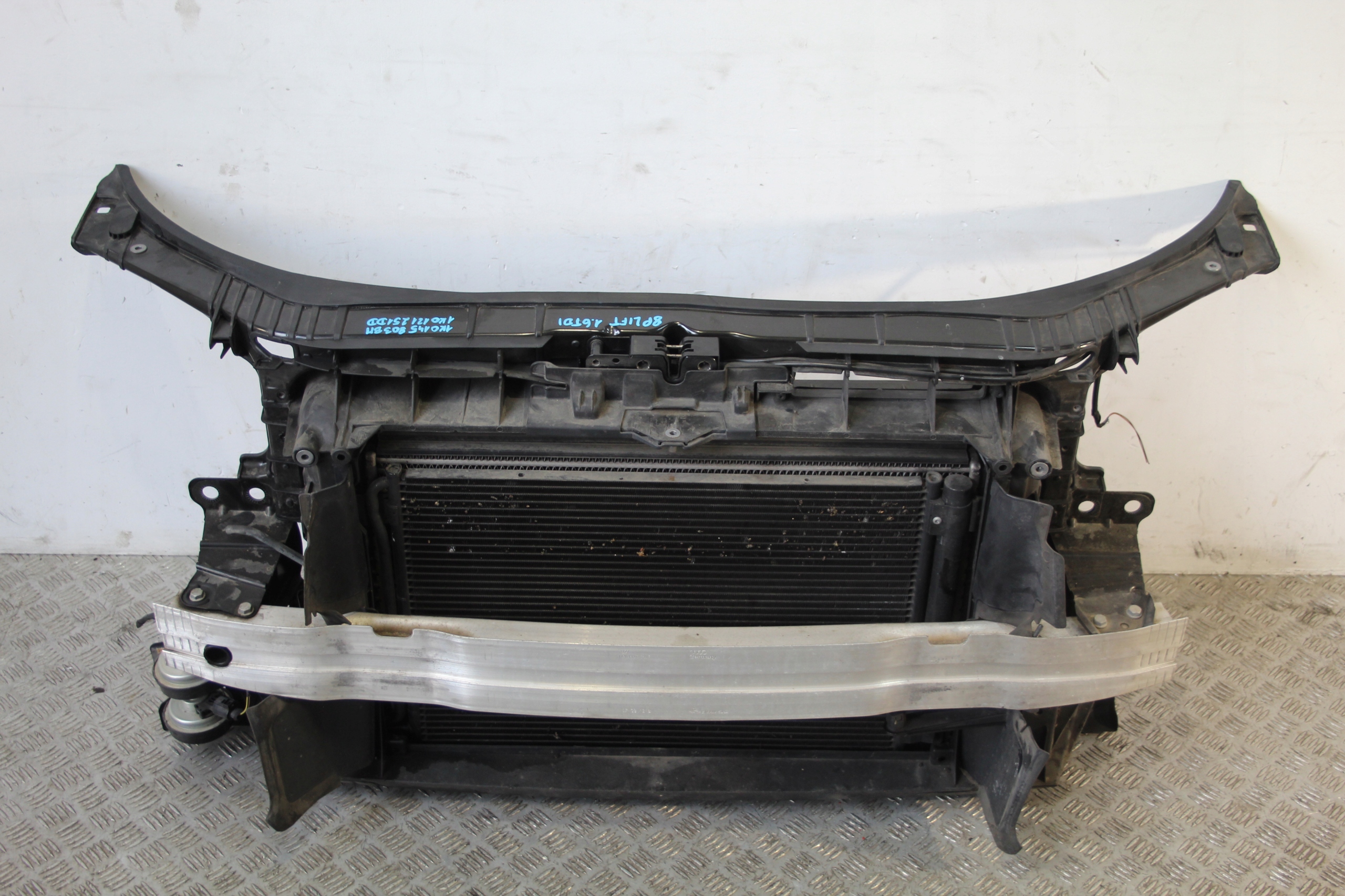 PAS PRZEDNI CHŁODNICE AUDI A3 8P0 LIFT