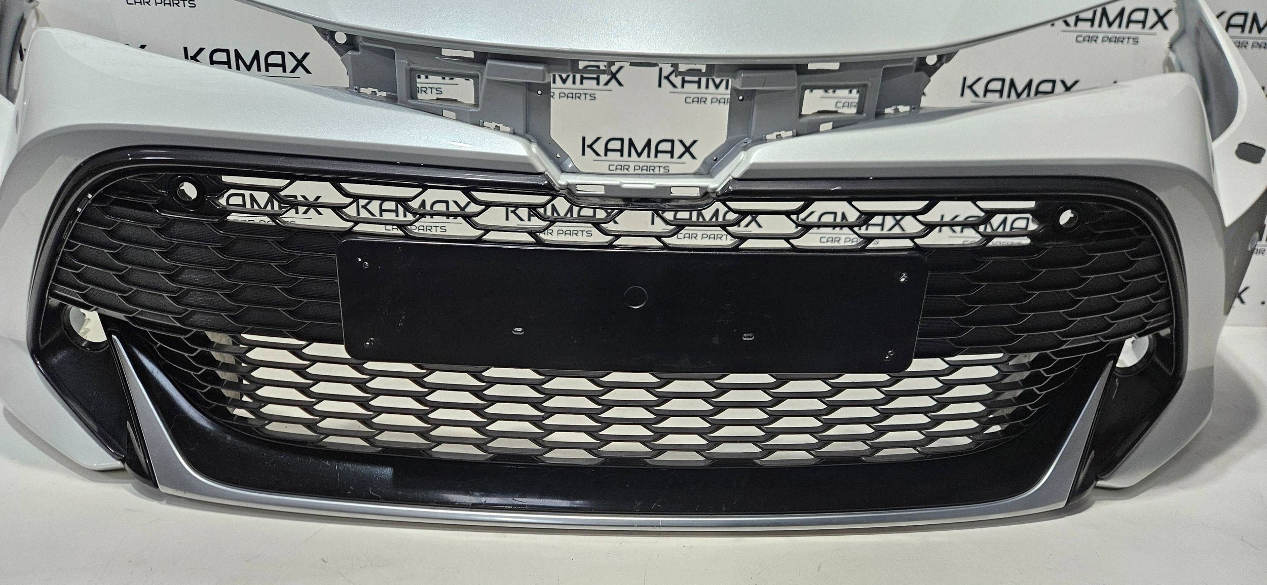 frontstoßstange grill TOYOTA COROLLA E21 HB KOMBI GR SPORT 18- 4XPDC