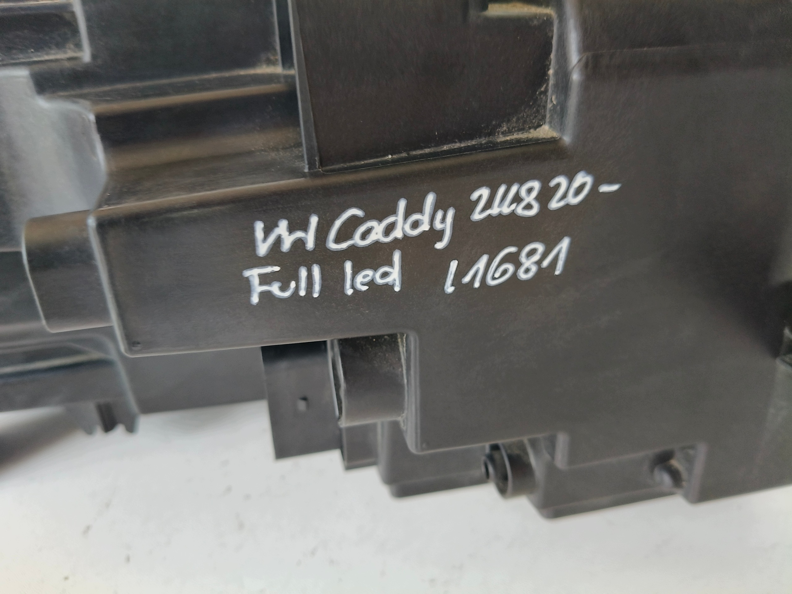 light left REFLEKTOR VW CADDY 2K 2K8 20- FULL LED