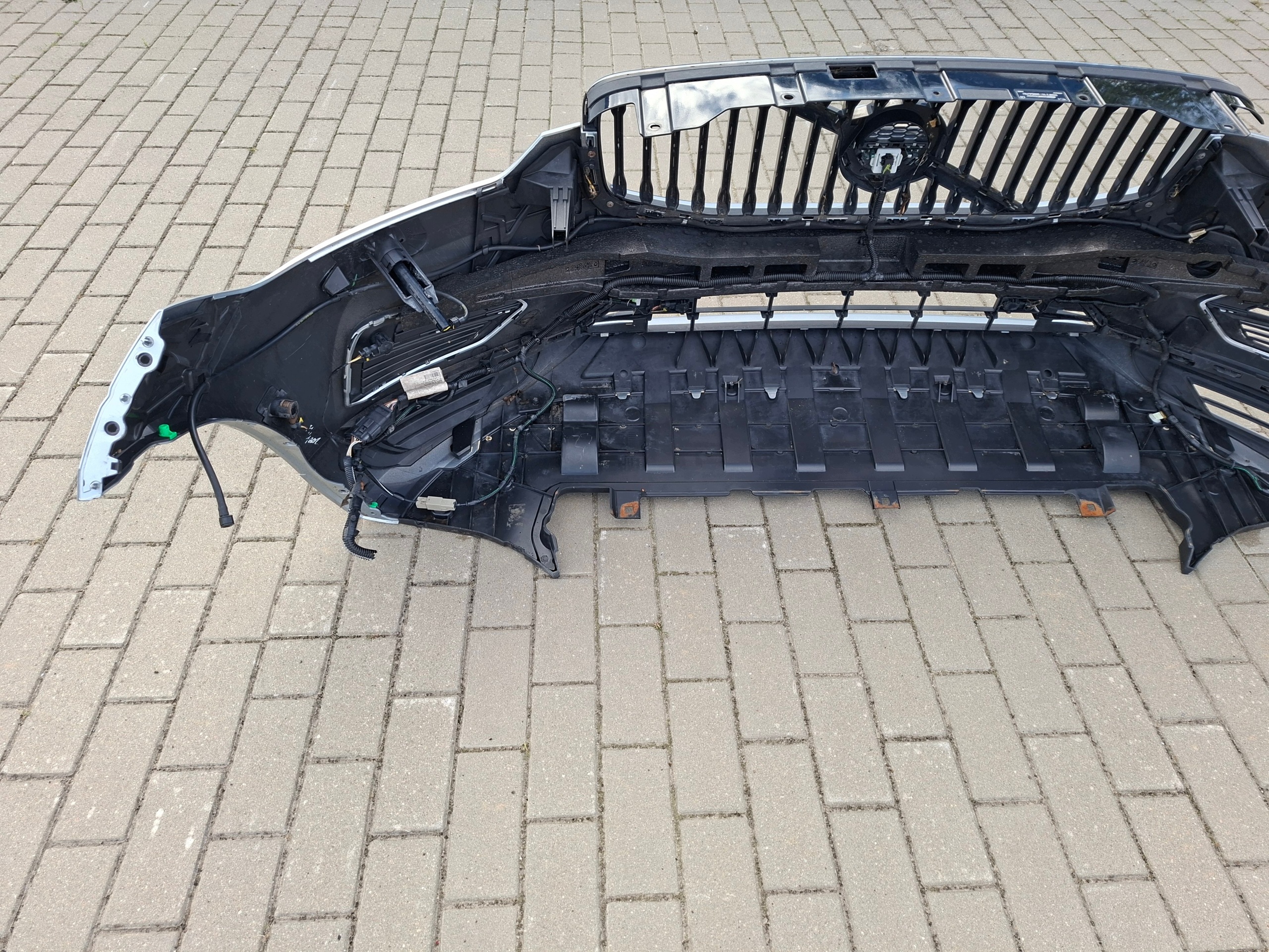 bumper front front complete PDC KAMERA VOLVO XC60 II INSCRIPTION 477-46