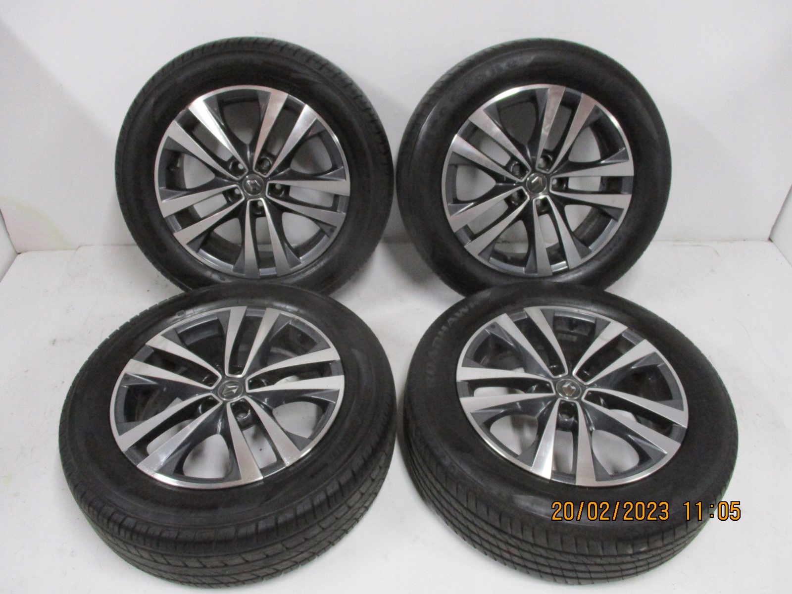 wheels discs tyres RENAULT KOLEOS II R18 6 4 mm