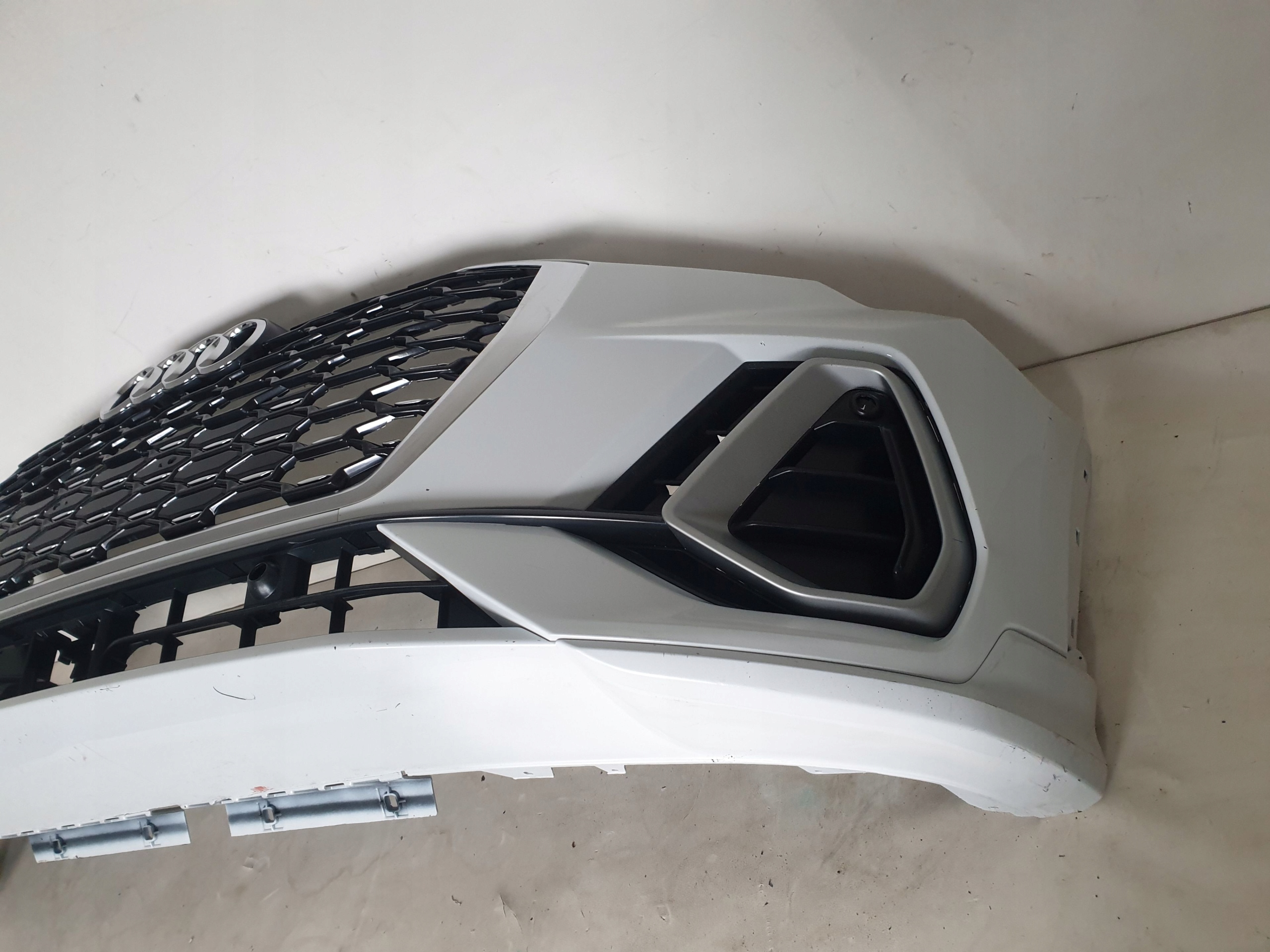 AUDI Q3 II 83A S-LINE 19-25 bumper front 4 x PDC 83A807438D 83A807437D