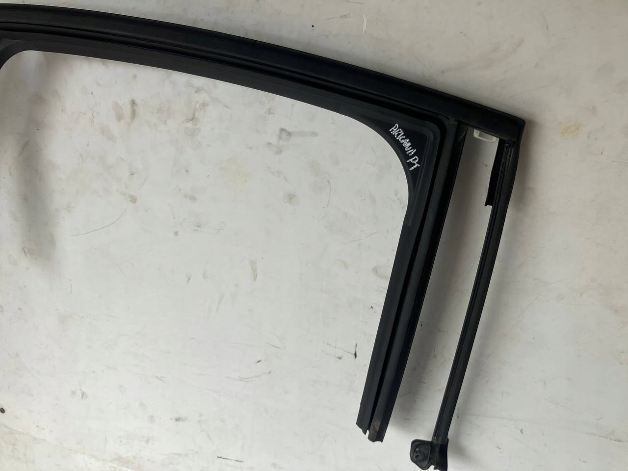 frame gasket upper door right rear part RENAULT ARKANA