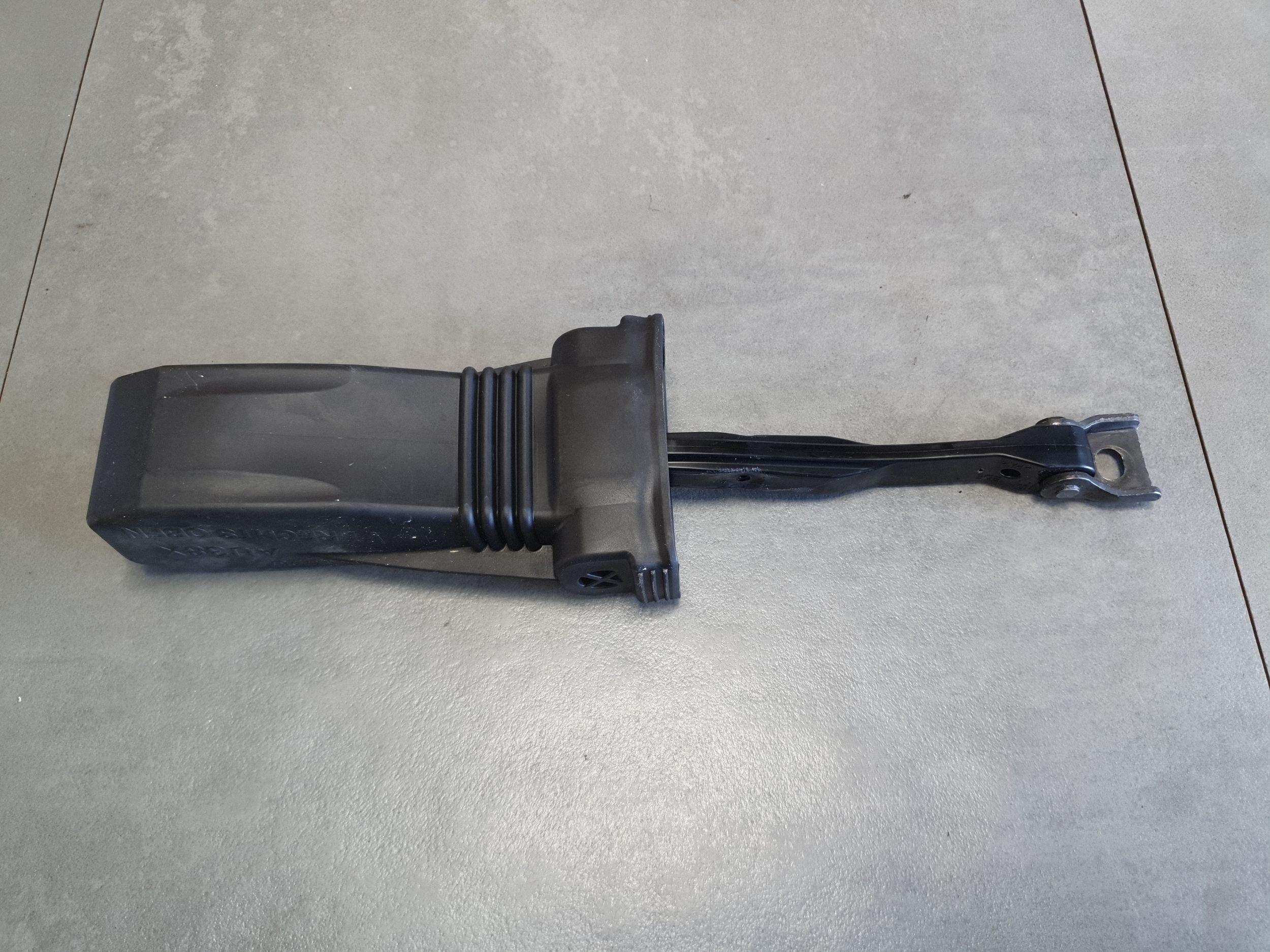 Audi A3 8Y limiter door przednich 8Y0837249