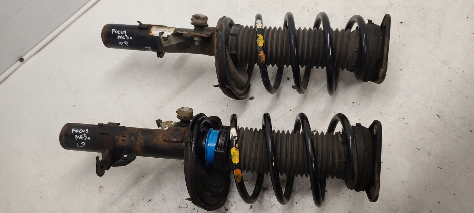 shock absorber spring front sususpension Ford Focus MK3 kombi 1,0 Ecoboost