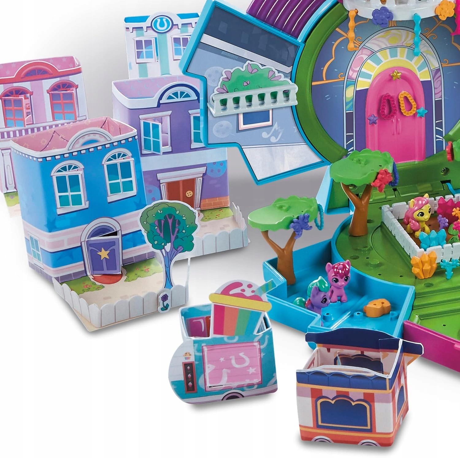 MY LITTLE PONY SZETT VÁROS VILÁGÍTÓTORONY HÁZIKÓ 9 PÓNI 120 KIEGÉSZÍTŐ Termék típusa csomag