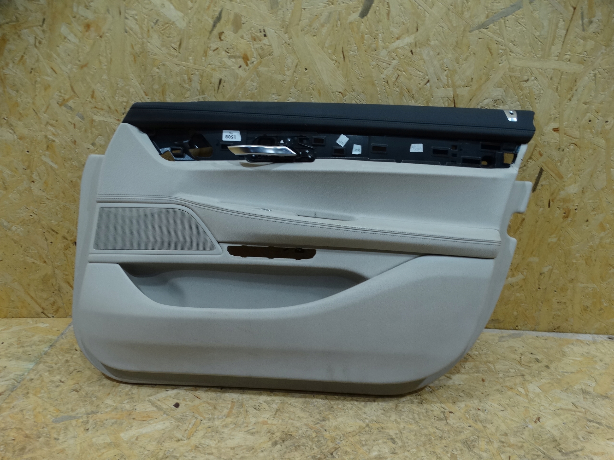 side door front right BMW G11 IVORY WHITE 1