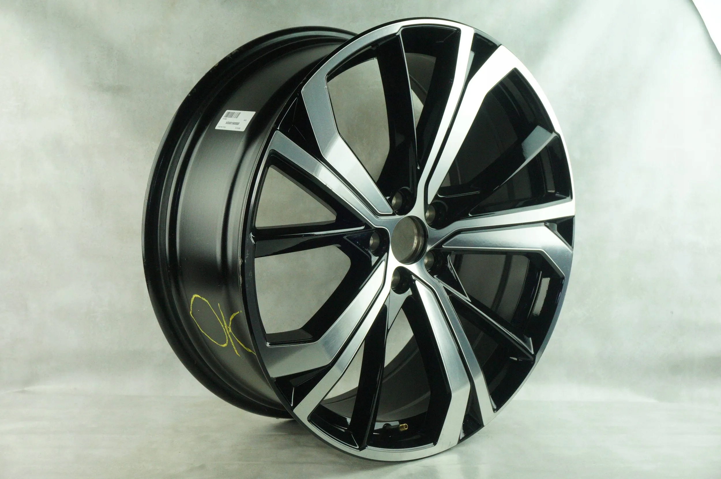 ОБІД АЛЮМІНІЙ 8jx21x108 Et49,5 VOLVO Xc60 32134533