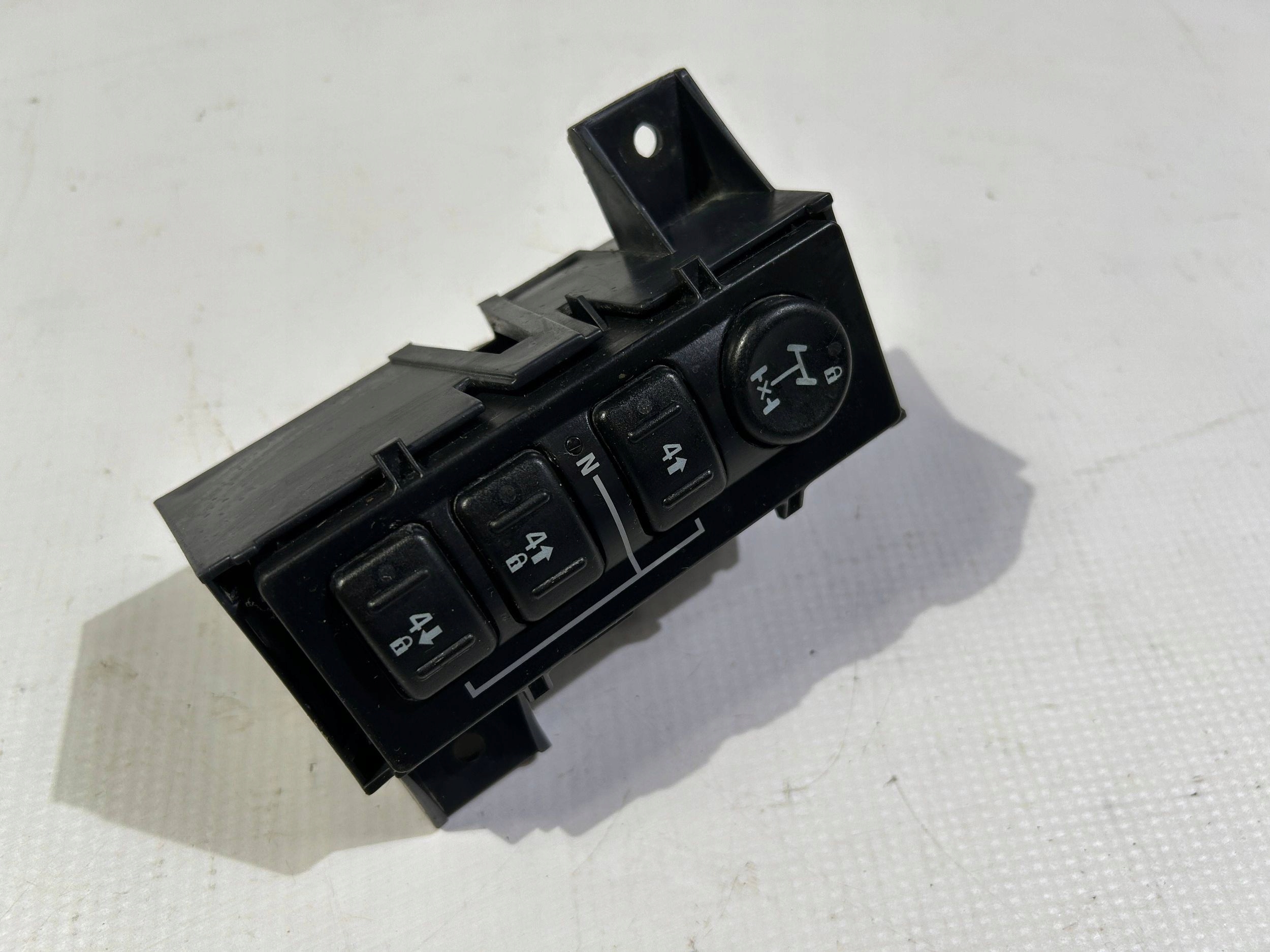 control panel napedami blocking mostu transmission Hummer H2 2003r