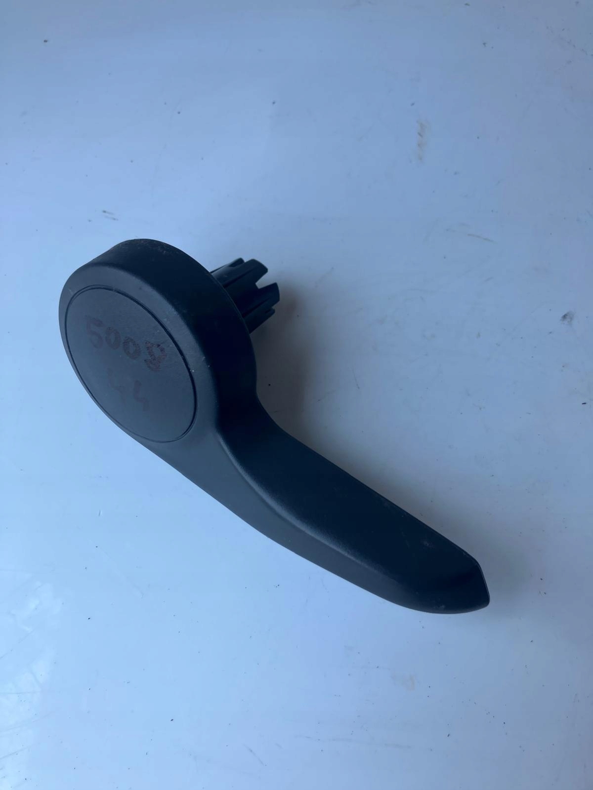 REGULACJA handle seat left front PEUGEOT 5008 and