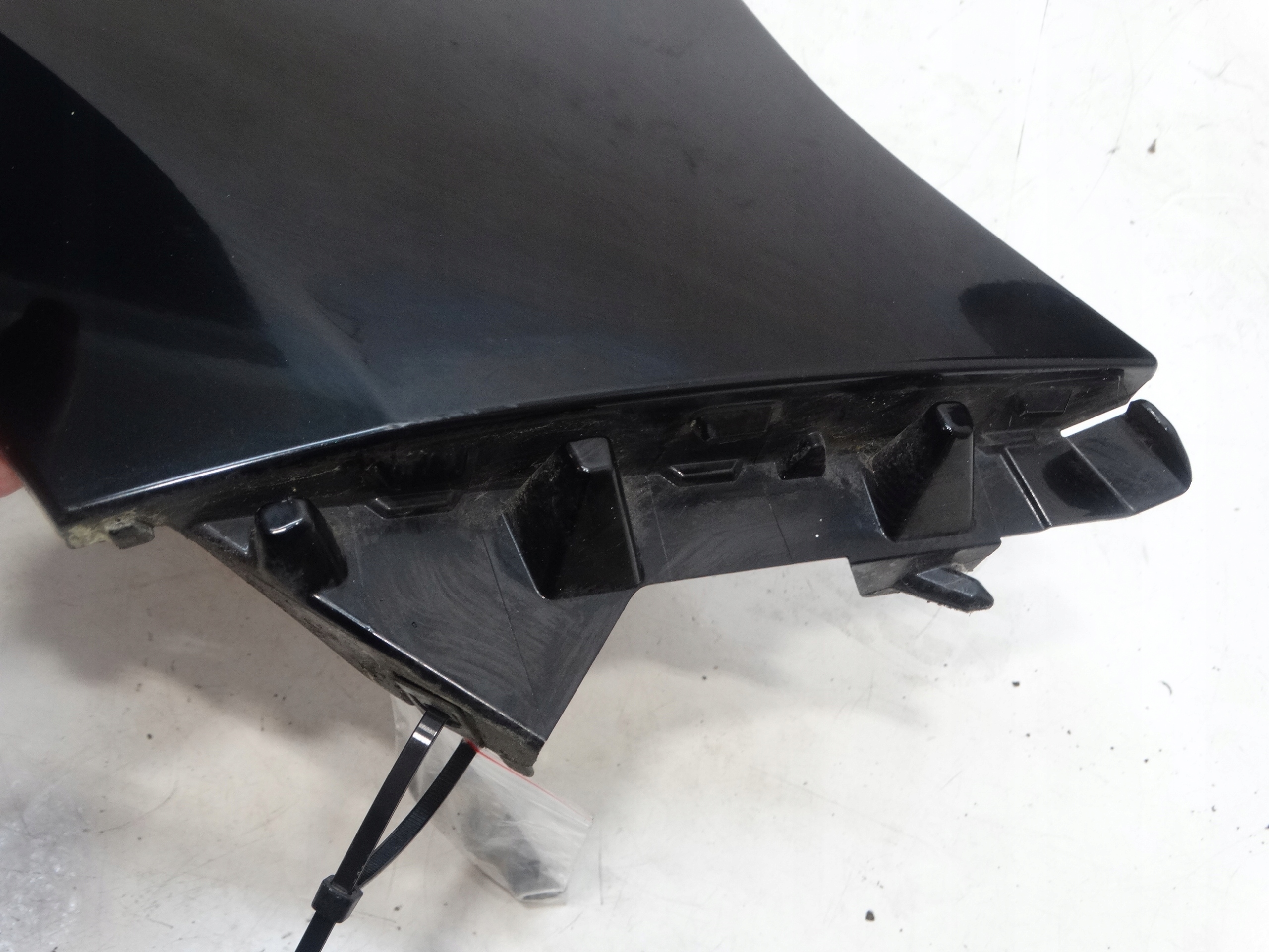 fender right front RENAULT SCENIC III 09-16r. KOD : TEGNE