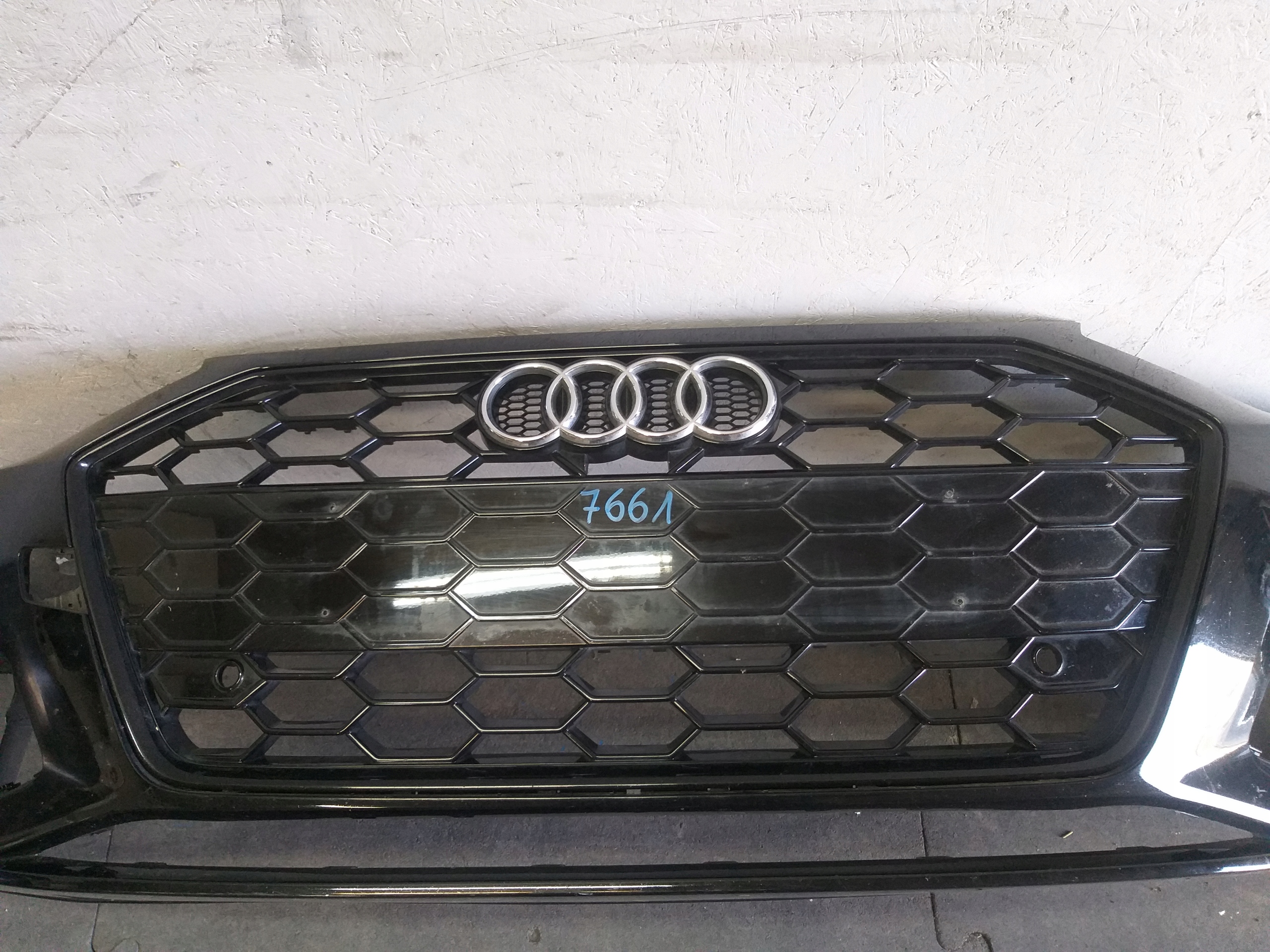 nárazník předek AUDI A4 B9 8W LIFT