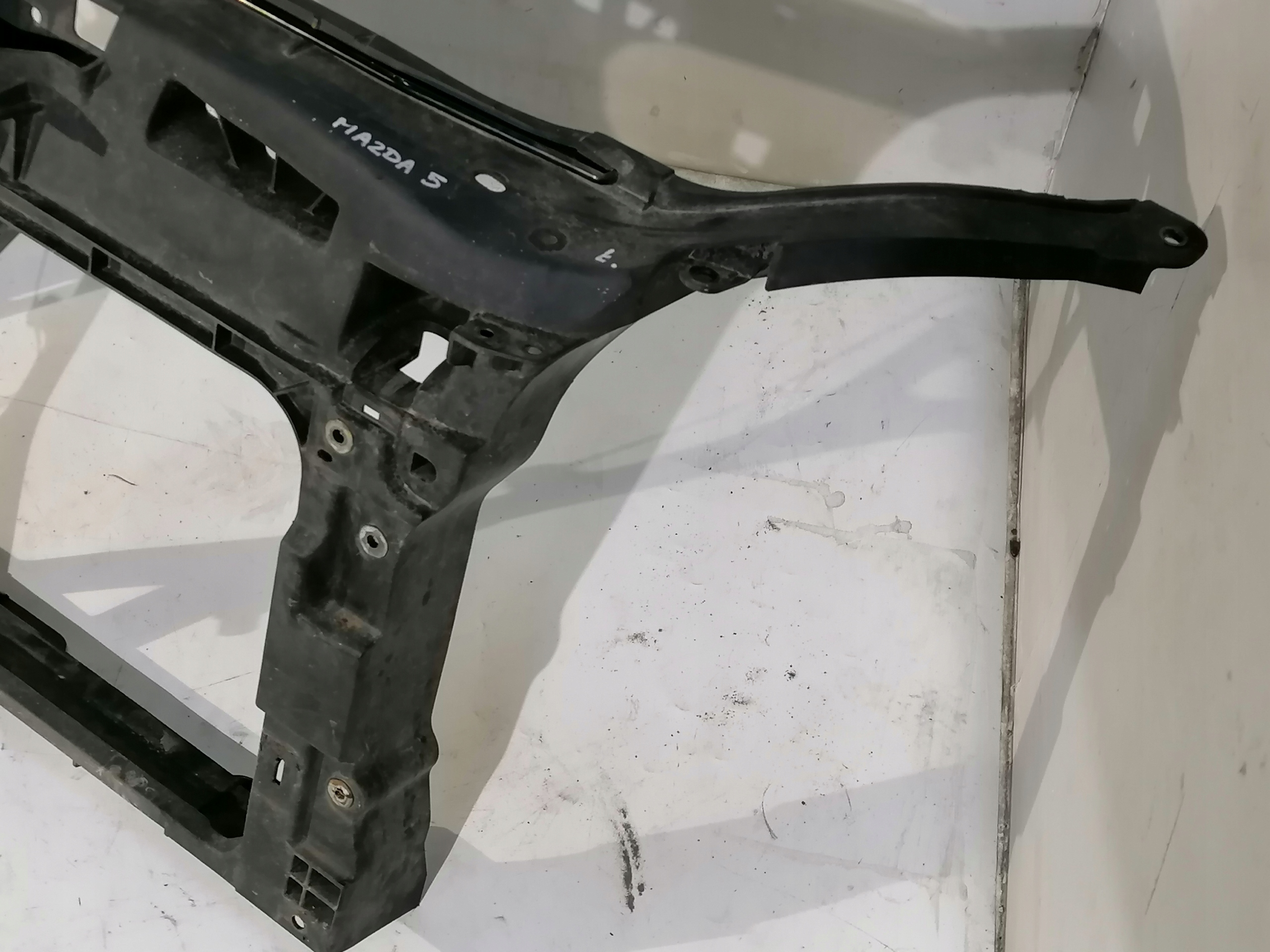 Mazda 5 and support panel for radiators pillar