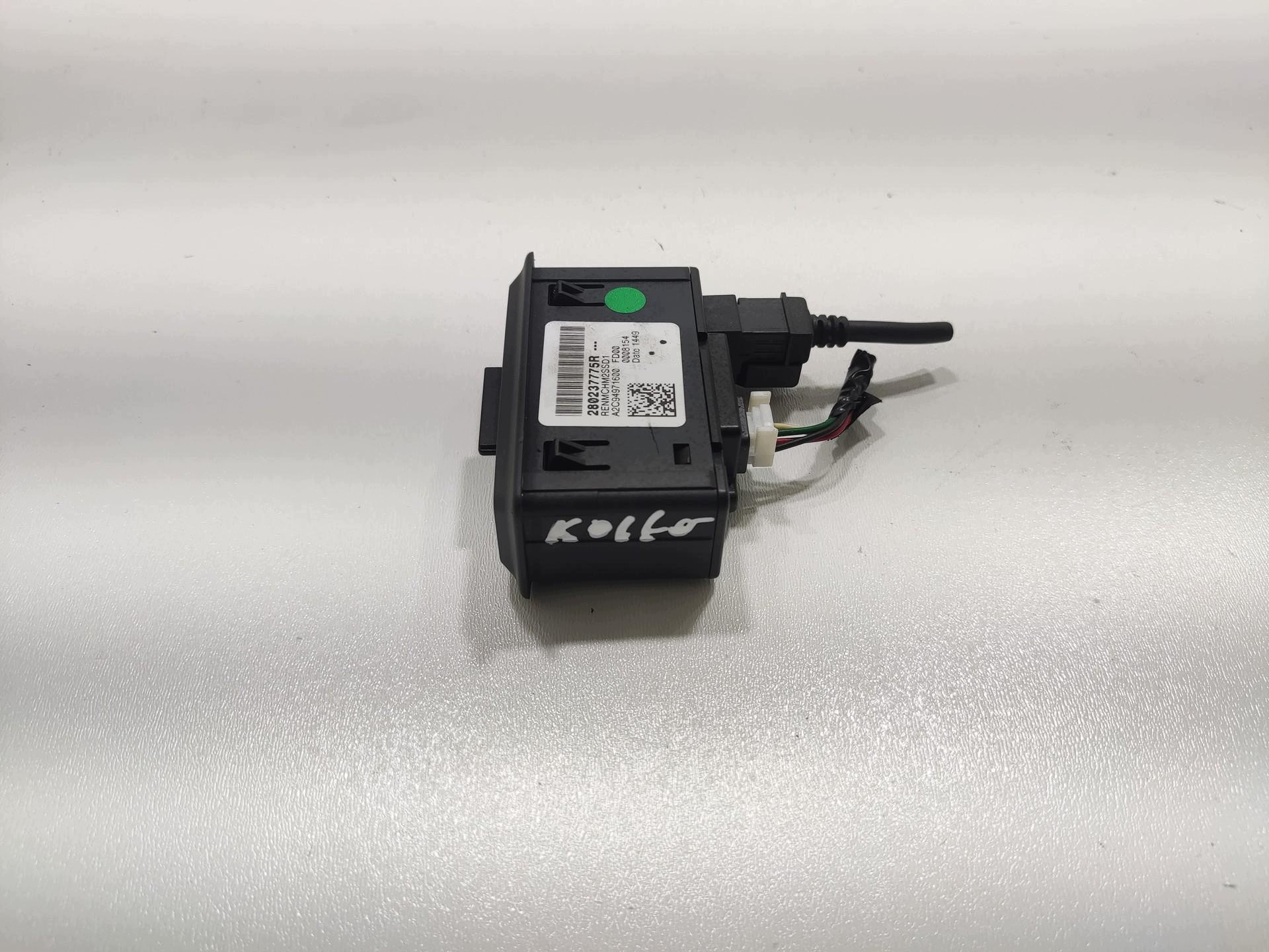 GNIAZDA PORT USB AUX RENAULT KOLEOS e LIFT 2011-2016 280237775R