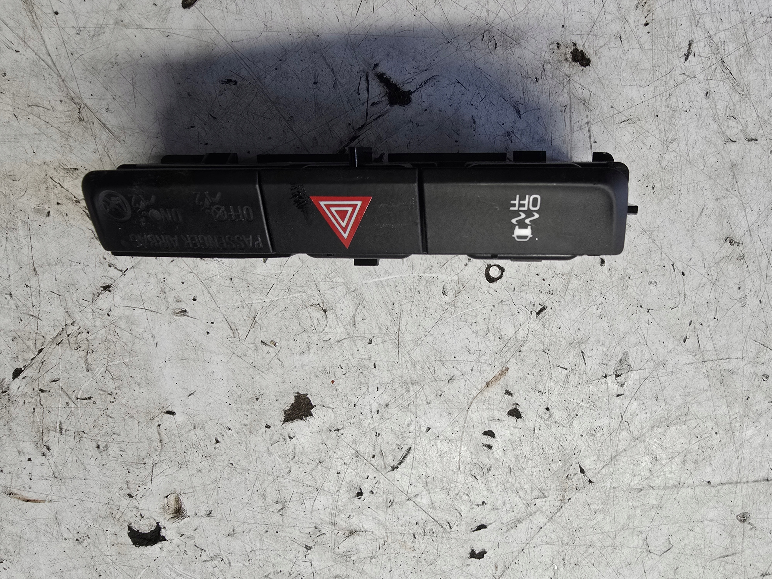 OPEL MOKKA A switch of warning lights ESP 95016183
