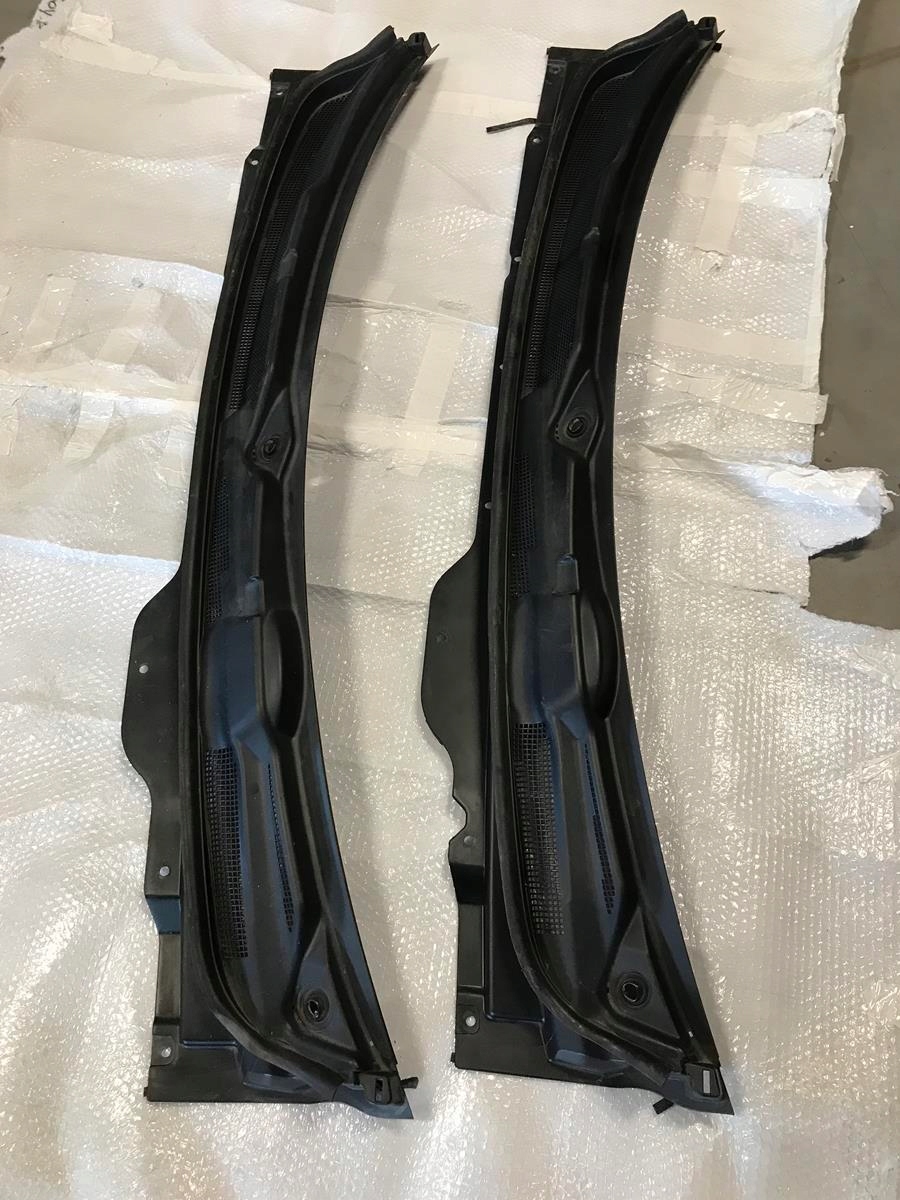 DODGE RAM DT 2019-2022 PODSZYBIE MASKA BŁOTNIK