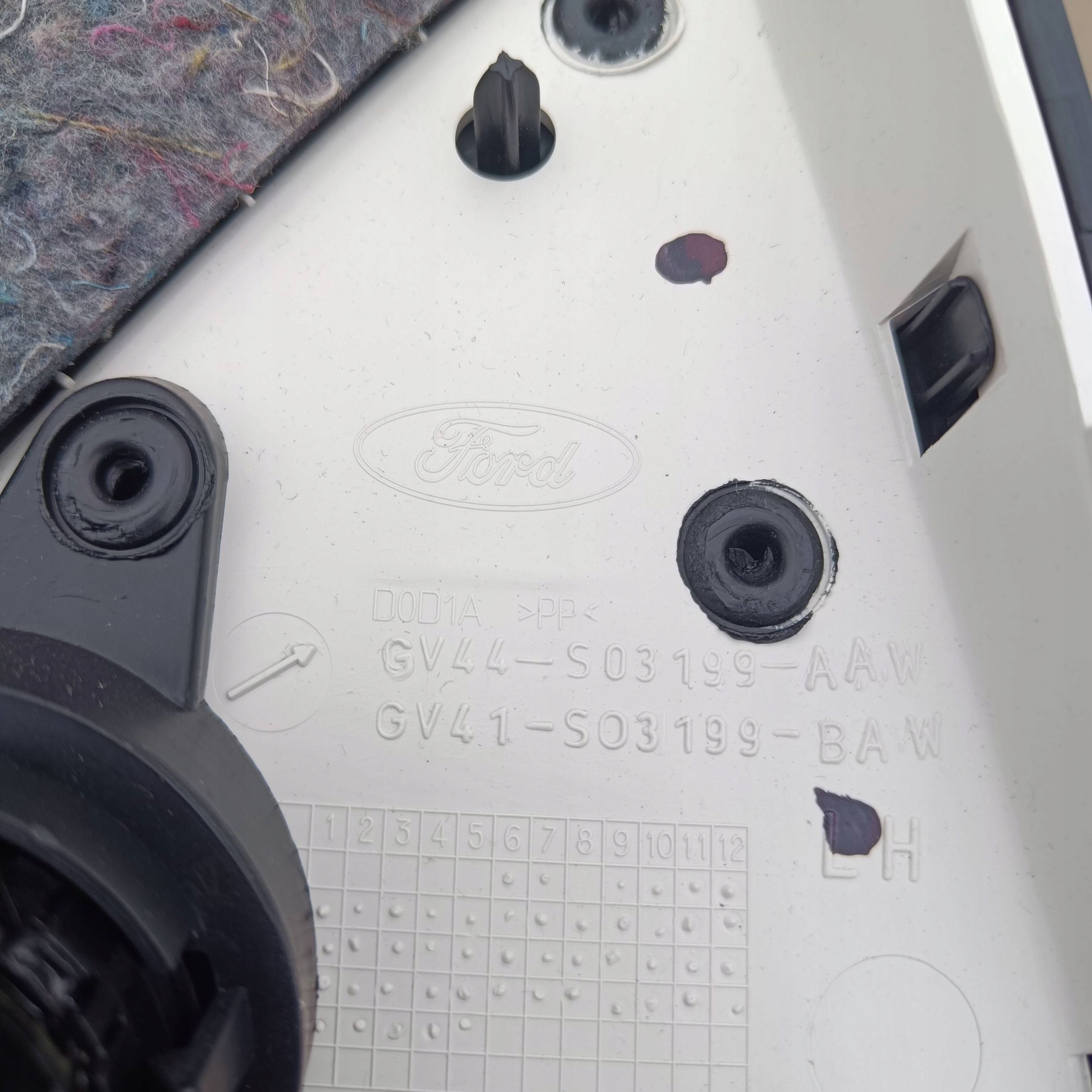 FORD KUGA MK2 cover SLUPKA A windows inner left