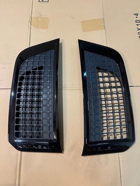 Wlot powietrza w błotniku Przód Land Rover Defender LR0113A20AY61