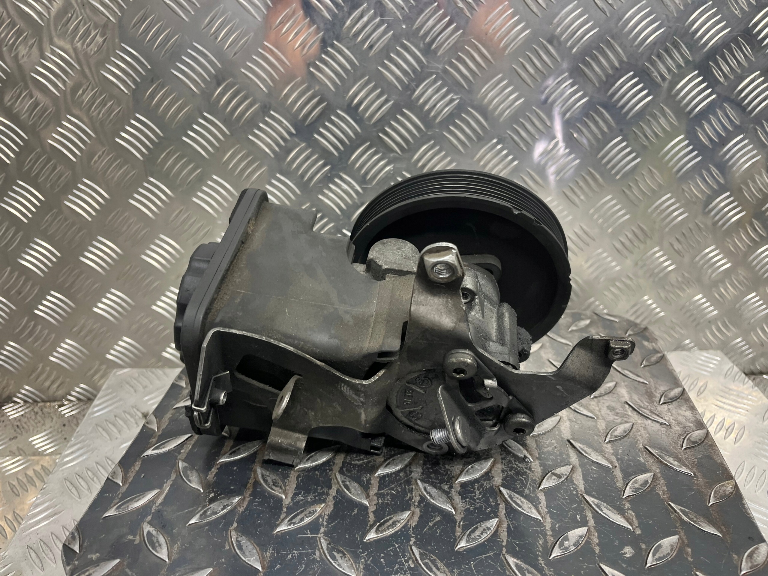pompa servosterzo BMW E46 7692974519