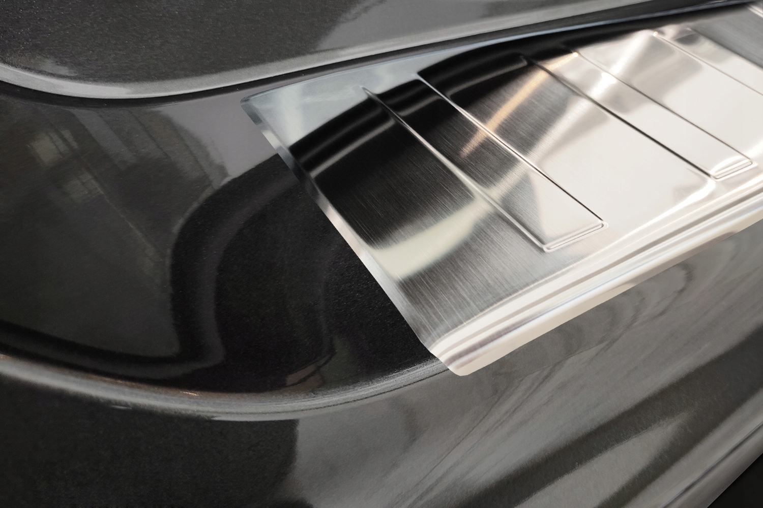 LISTWA NA ZDERZAK FORD MONDEO V MK5 4D 5D Installation side Rear