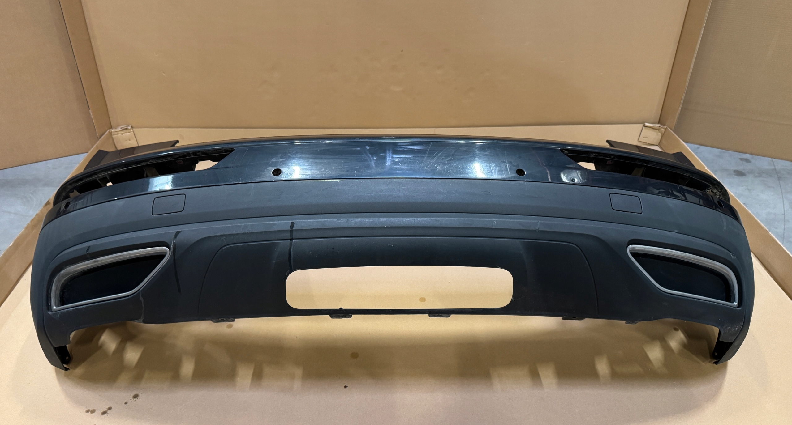 AUDI Q5 80A FY 2017- bumper rear 4xPDC 80A807067 LX7L