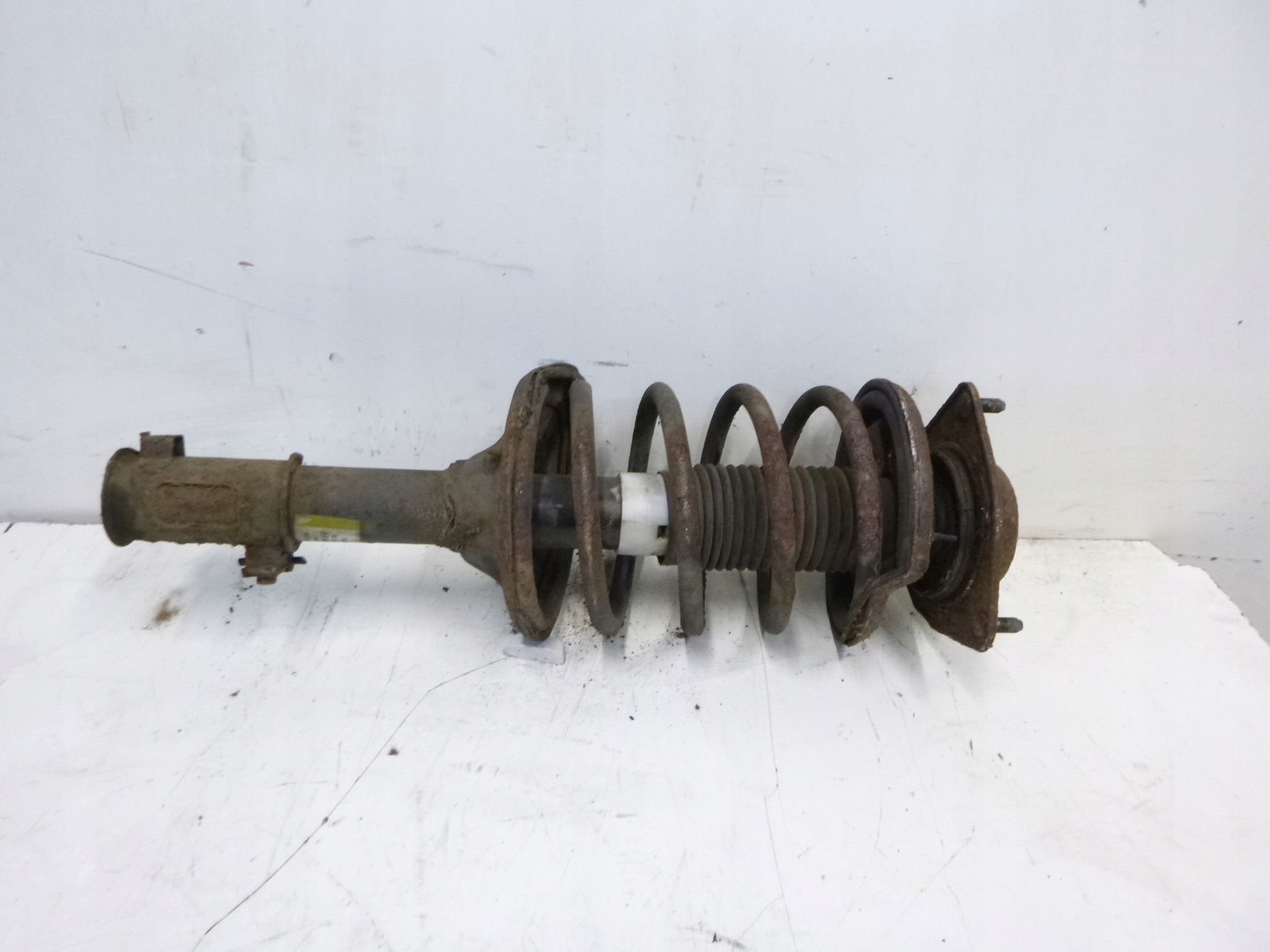 shock absorber front Hyundai Coupe and Tiburon 2.0 00r.