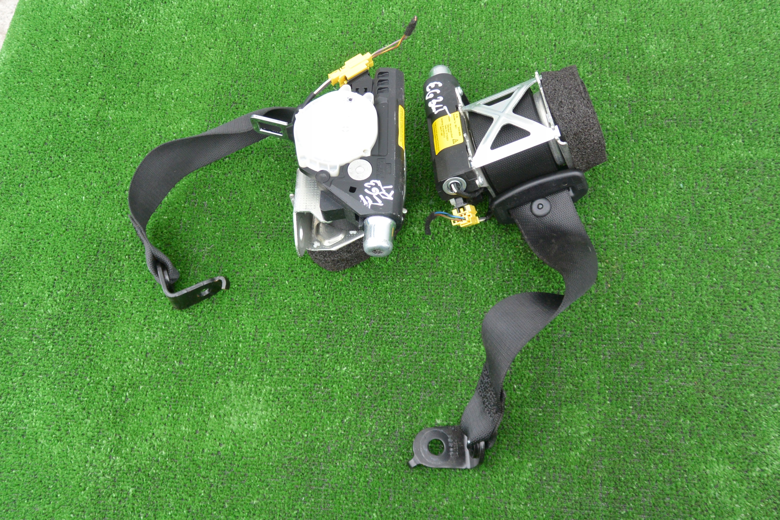 PAS BEZPIECZENSTWA TYL MERCEDES E KLASA W212