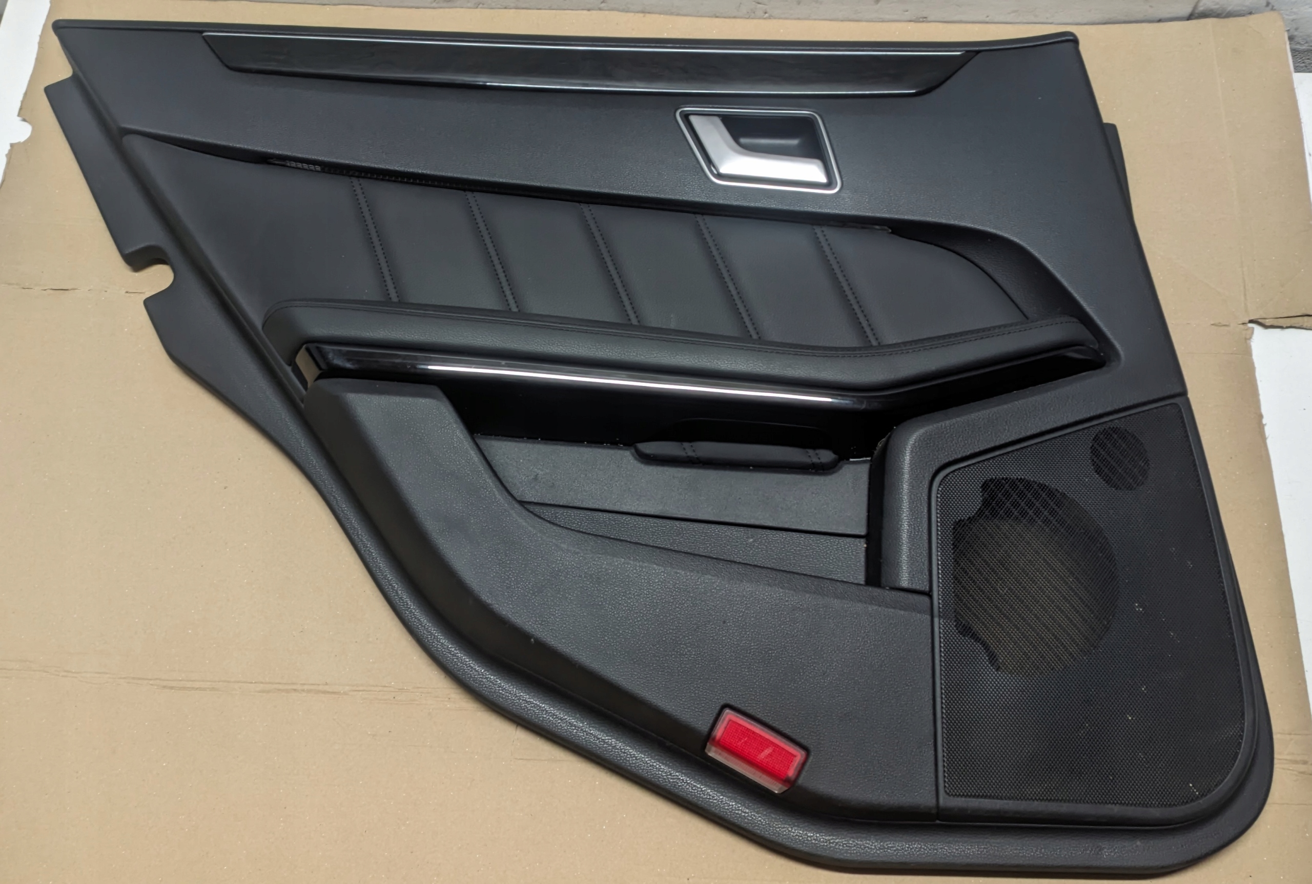 MERCEDES W212 3.0 CDI 11R side door left rear part