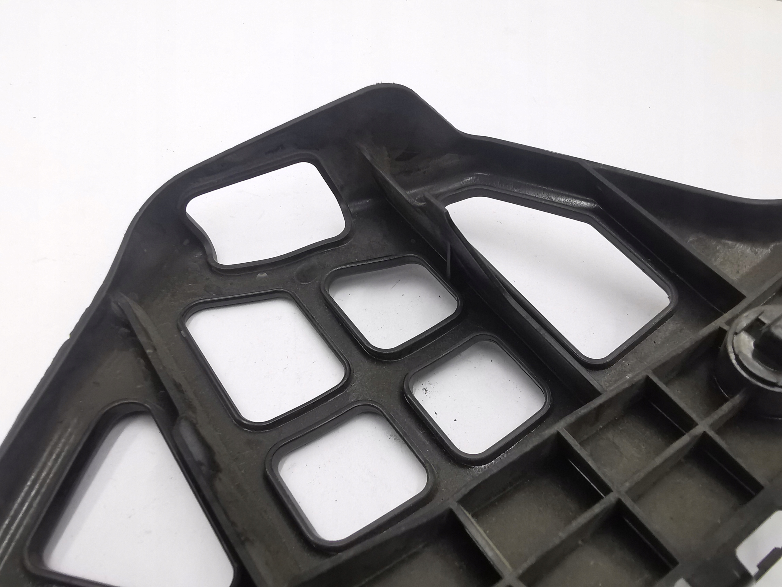 bumper bracket left front TOYOTA AURIS II E18 / 52536-02040