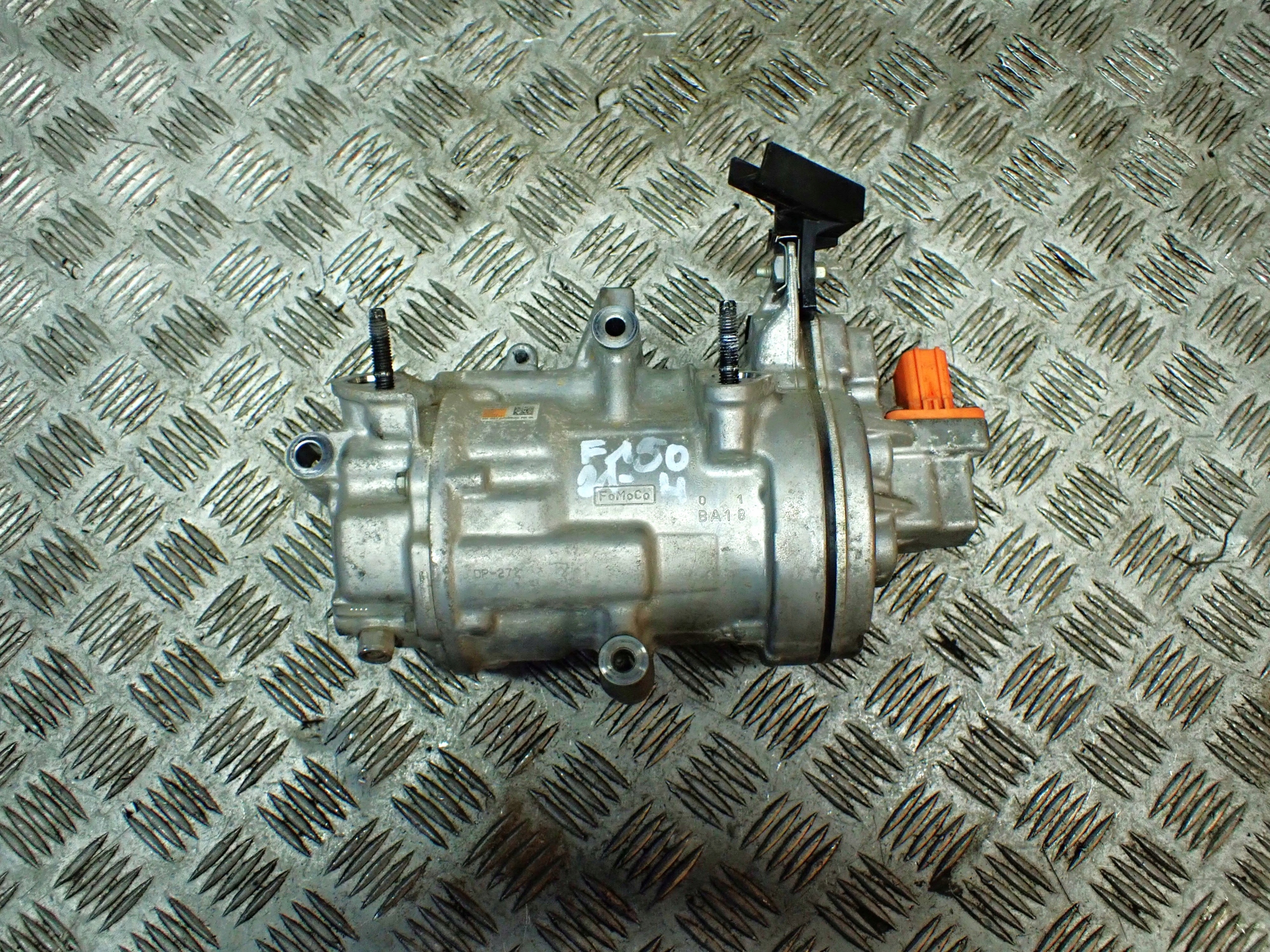 компрессор кондиционера FORD F150 гибрид 2021-