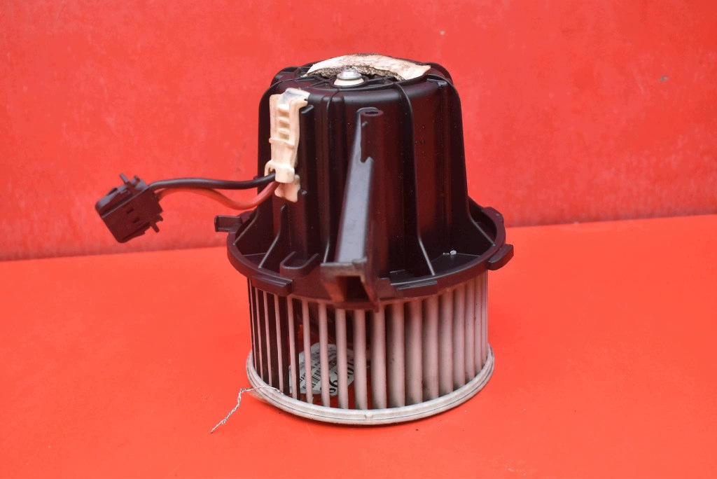 DMUCHAWA Lüfter des lüfters EU 8K1820021 AUDI A4 B8 07-11