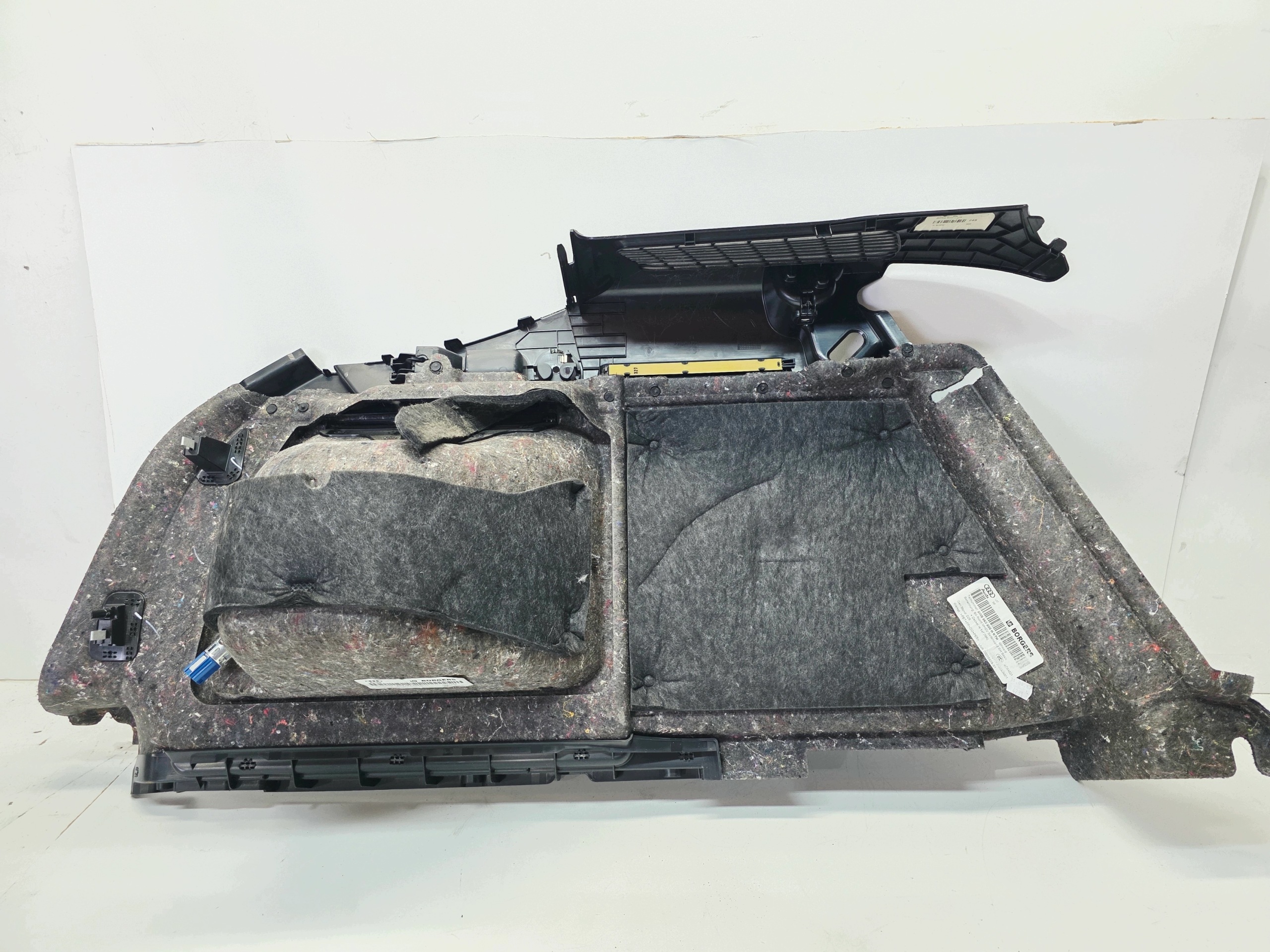 boot upholstery right AUDI A4 B9 AVANT 8W9863880H KTH