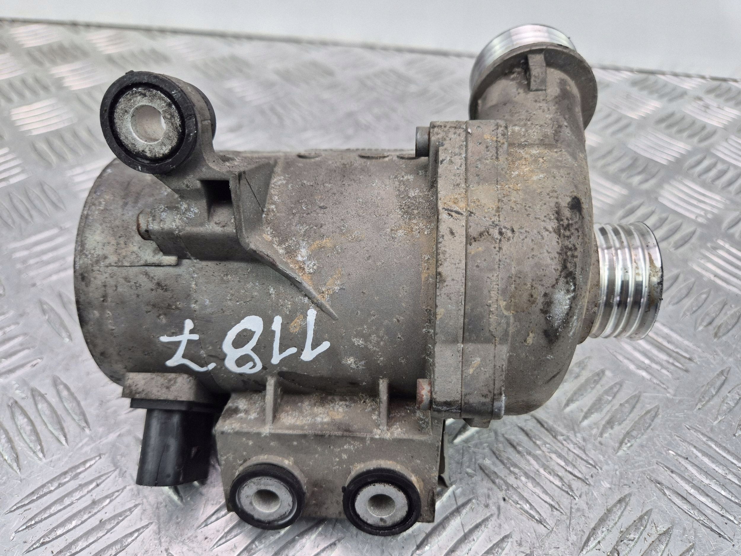 BMW X3 E83 25i water pump 7545201 N52B25AF