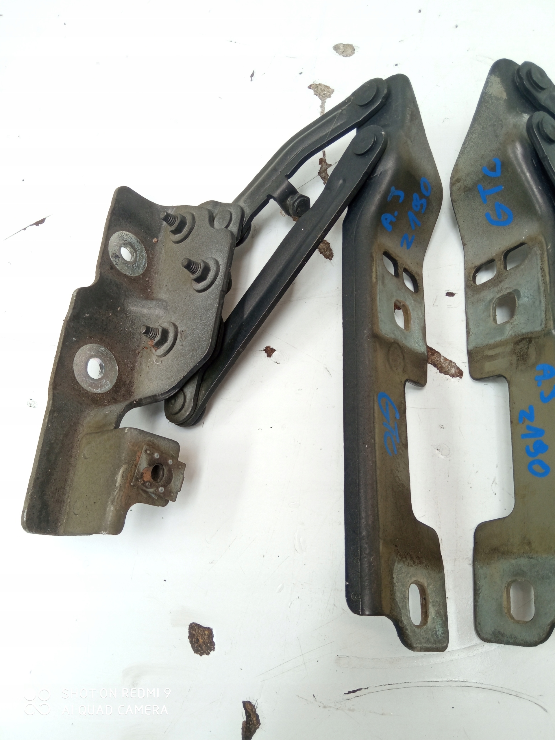 OPEL ASTRA J GTC 3D bonnet hinges left right Z190