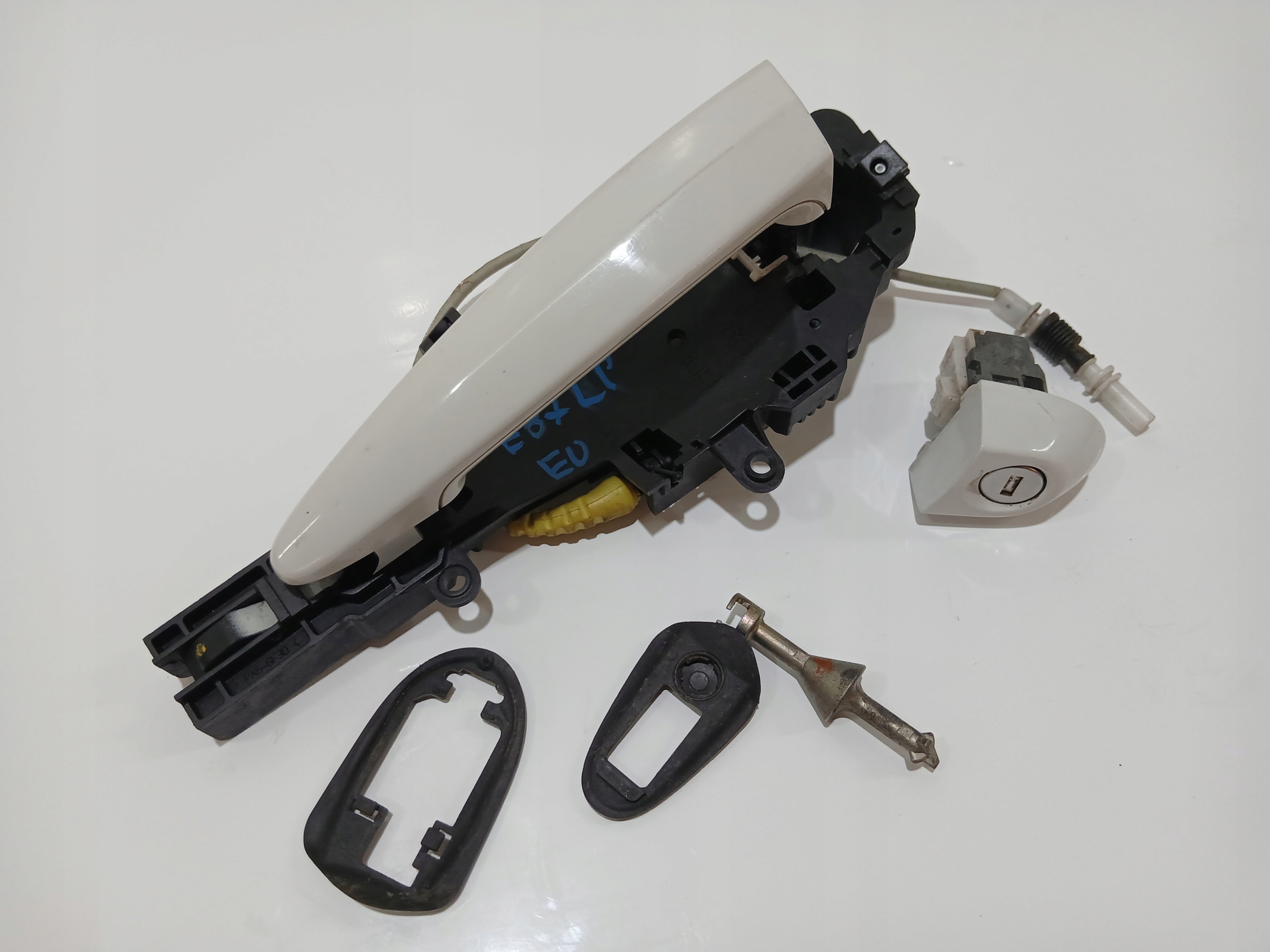 handle door left front BMW E87 300 EU